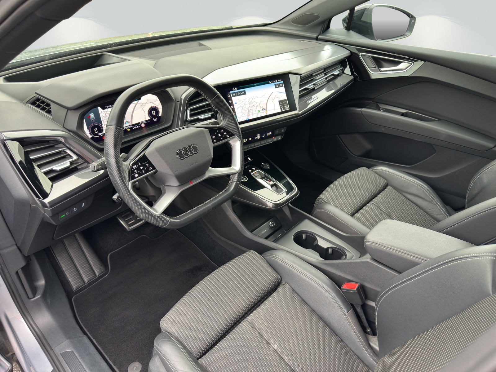 AUDI Q4 e-tron 50 quattro-image-4