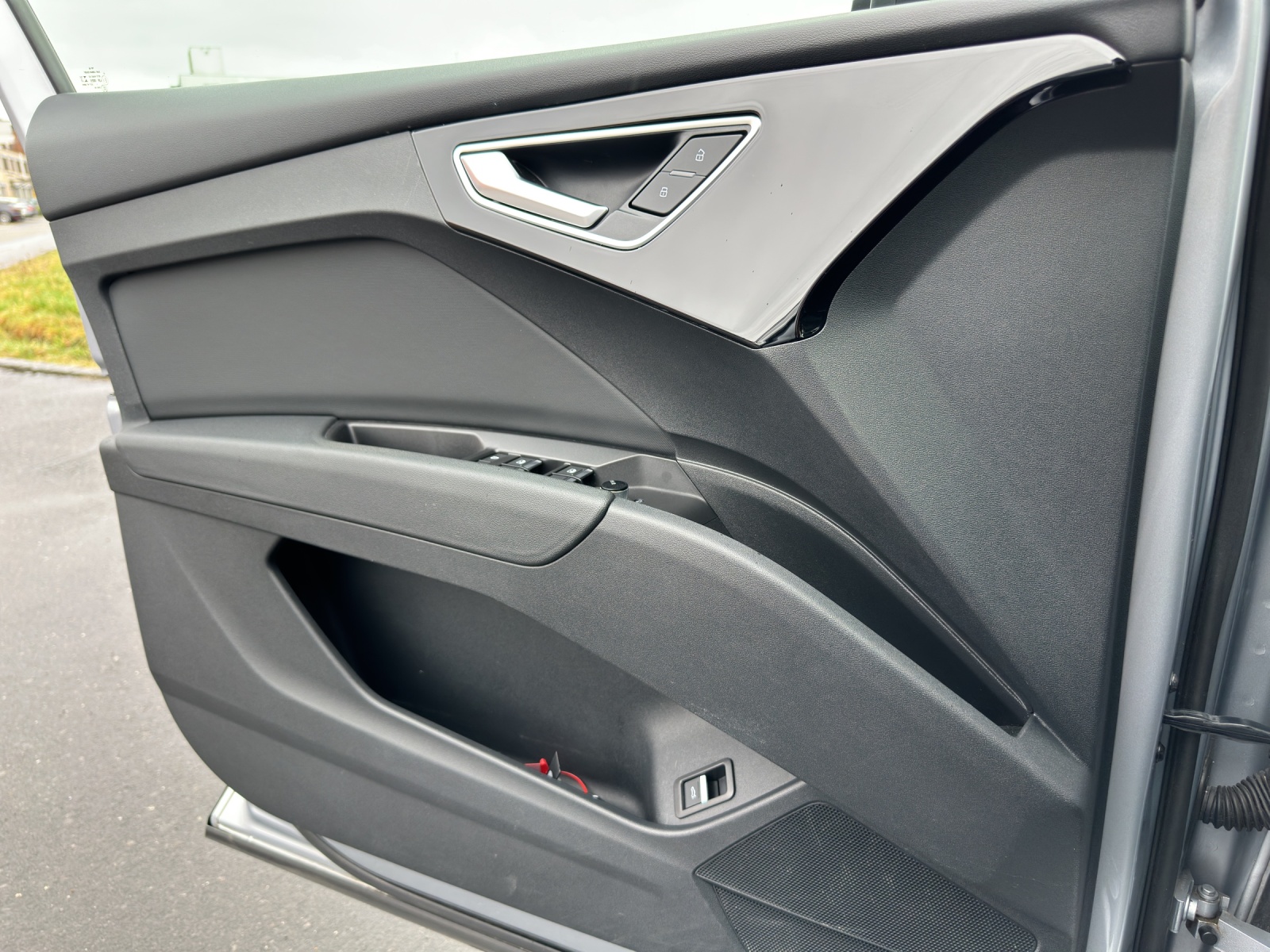 AUDI Q4 e-tron 50 quattro-image-15