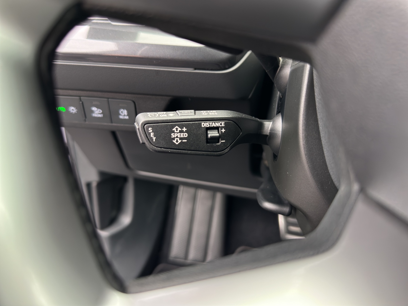 AUDI Q4 e-tron 50 quattro-image-16