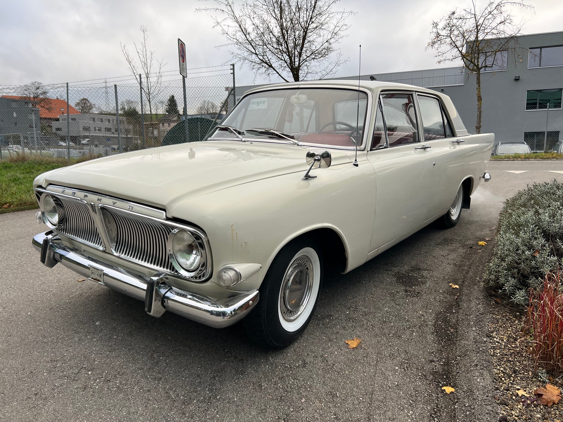 FORD ZEPHYR-showroom-element-2