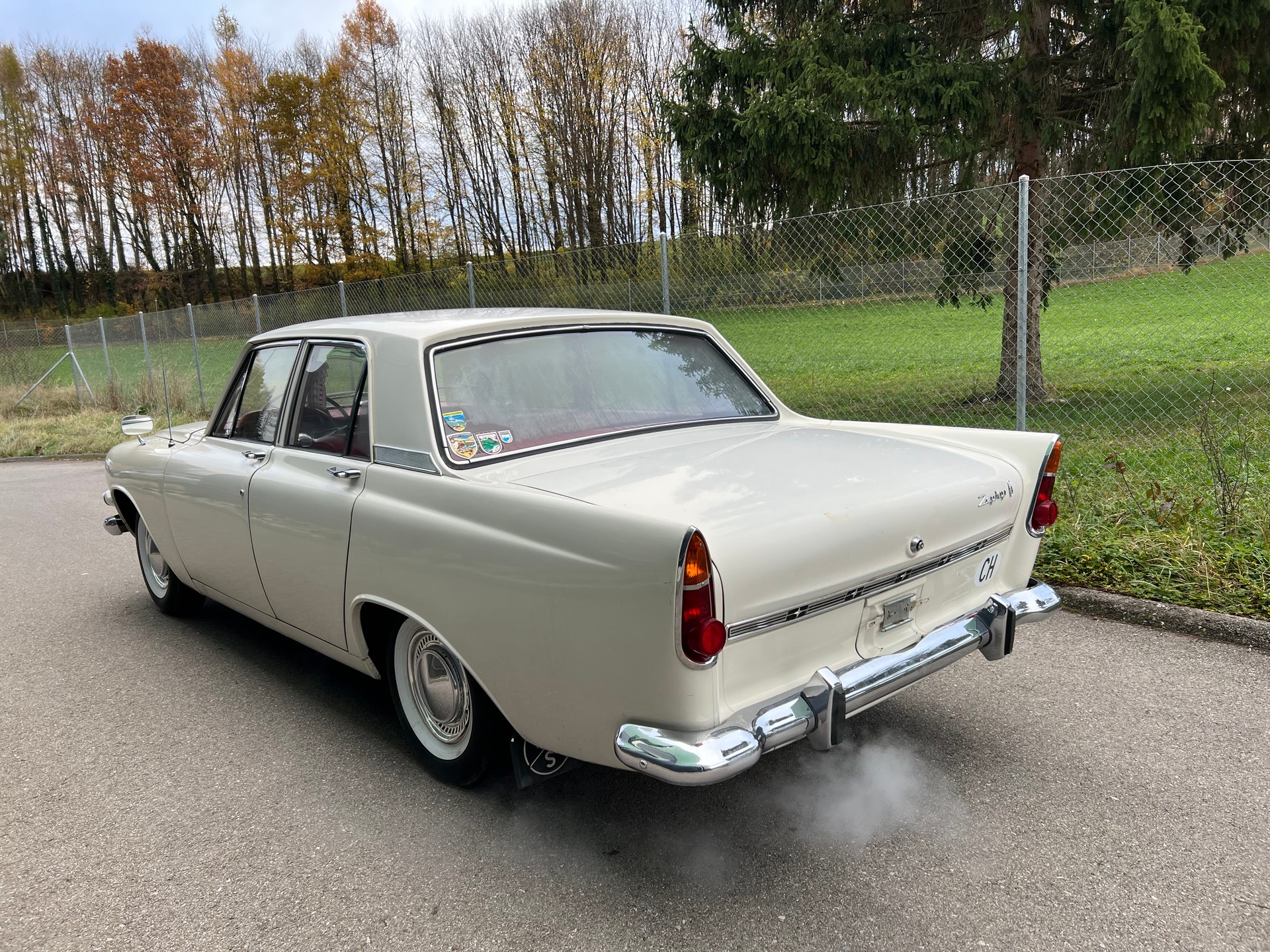 FORD ZEPHYR-showroom-element-3