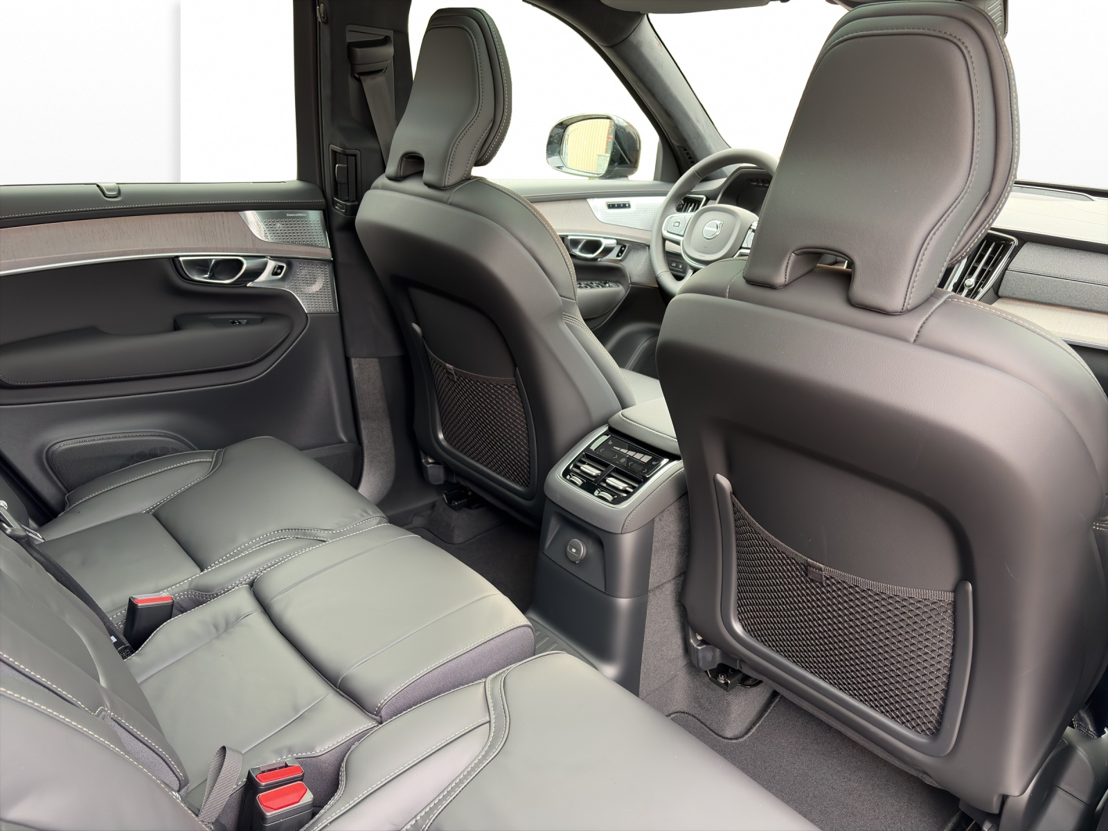 VOLVO XC90 2.0 T8 TE XCLUSIVE Edition Dark eAWD-image-16