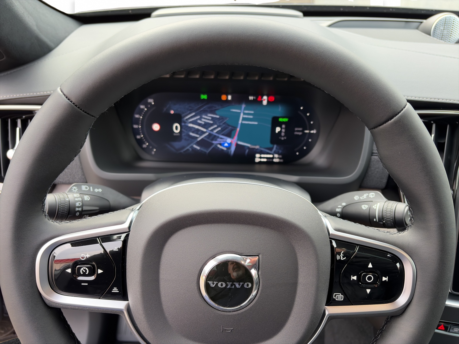 VOLVO XC90 2.0 T8 TE XCLUSIVE Edition Dark eAWD-image-10