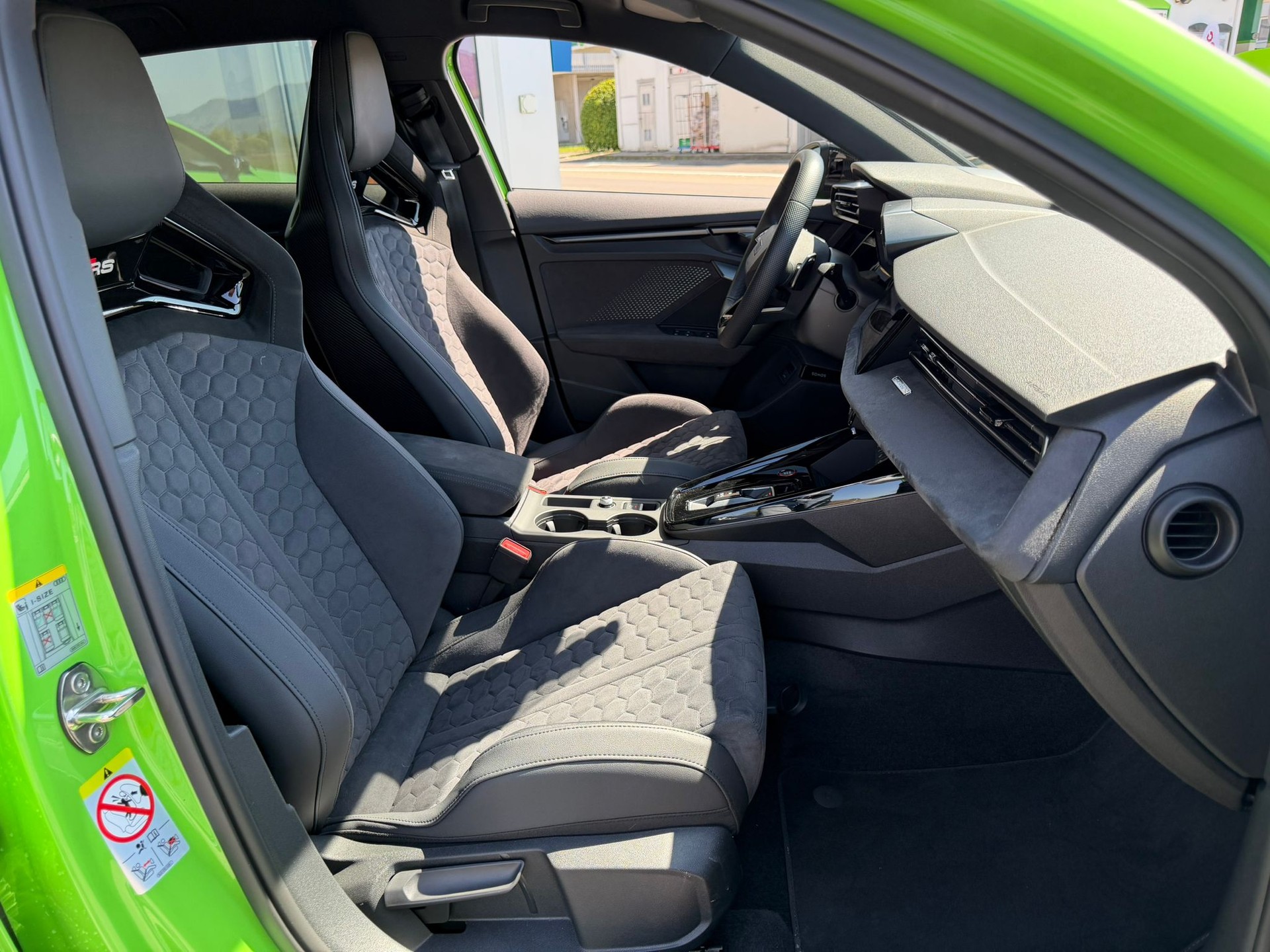 AUDI RS3 Sportback 2.5 TSI quattro S-tronic-image-11