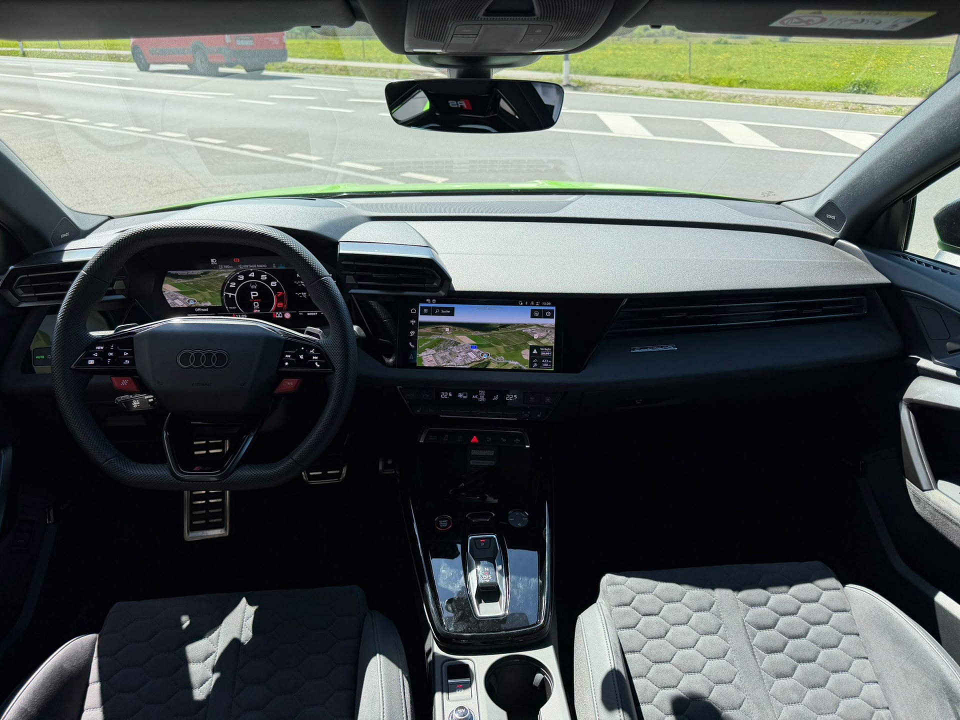 AUDI RS3 Sportback 2.5 TSI quattro S-tronic-image-9