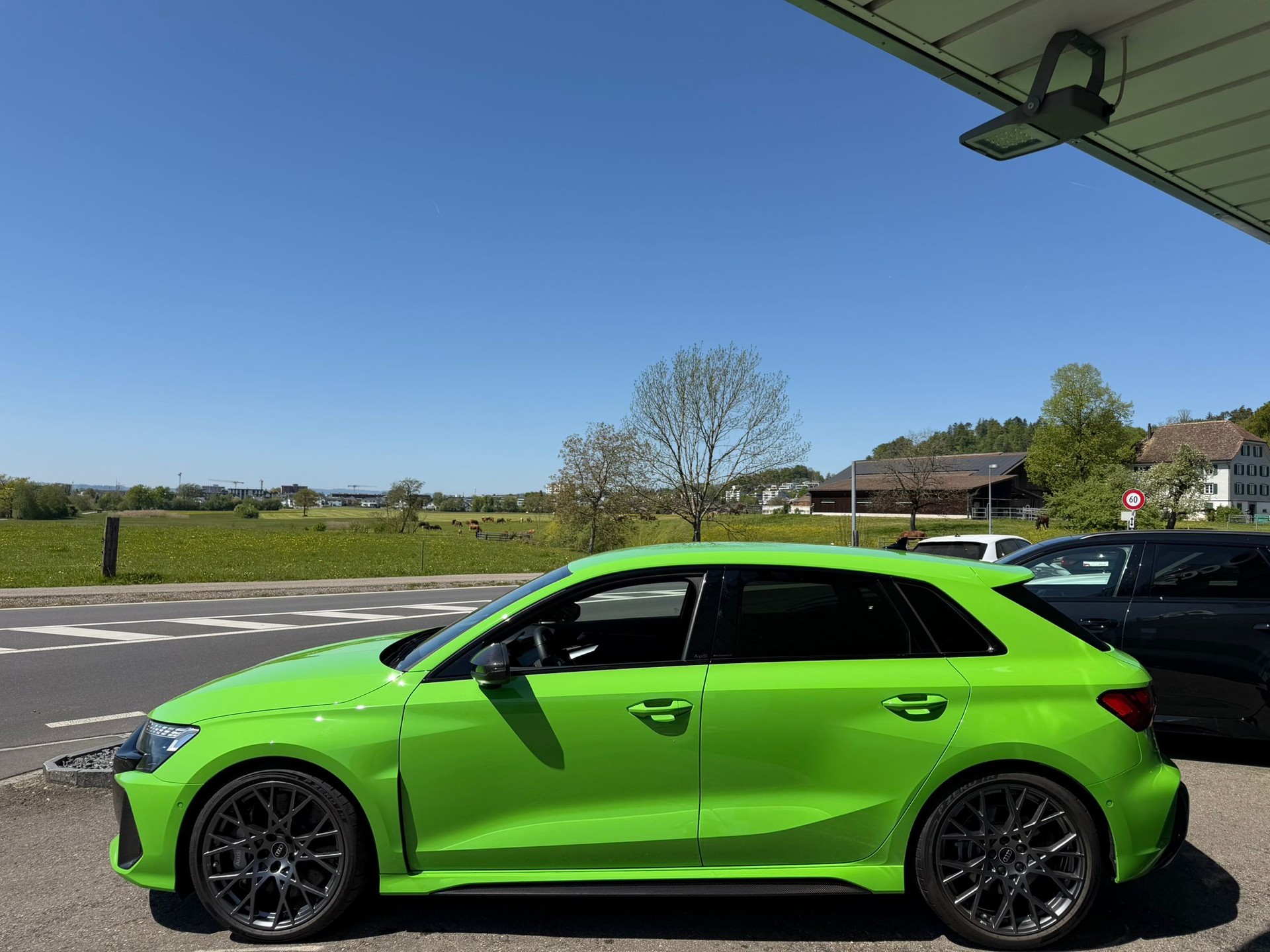 AUDI RS3 Sportback 2.5 TSI quattro S-tronic-image-4