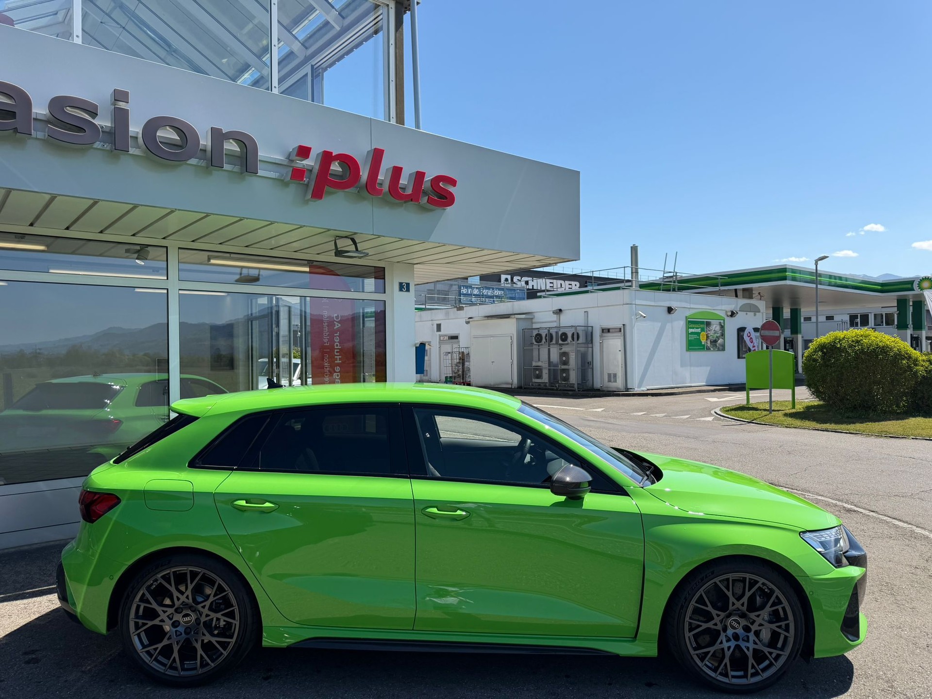AUDI RS3 Sportback 2.5 TSI quattro S-tronic-image-2