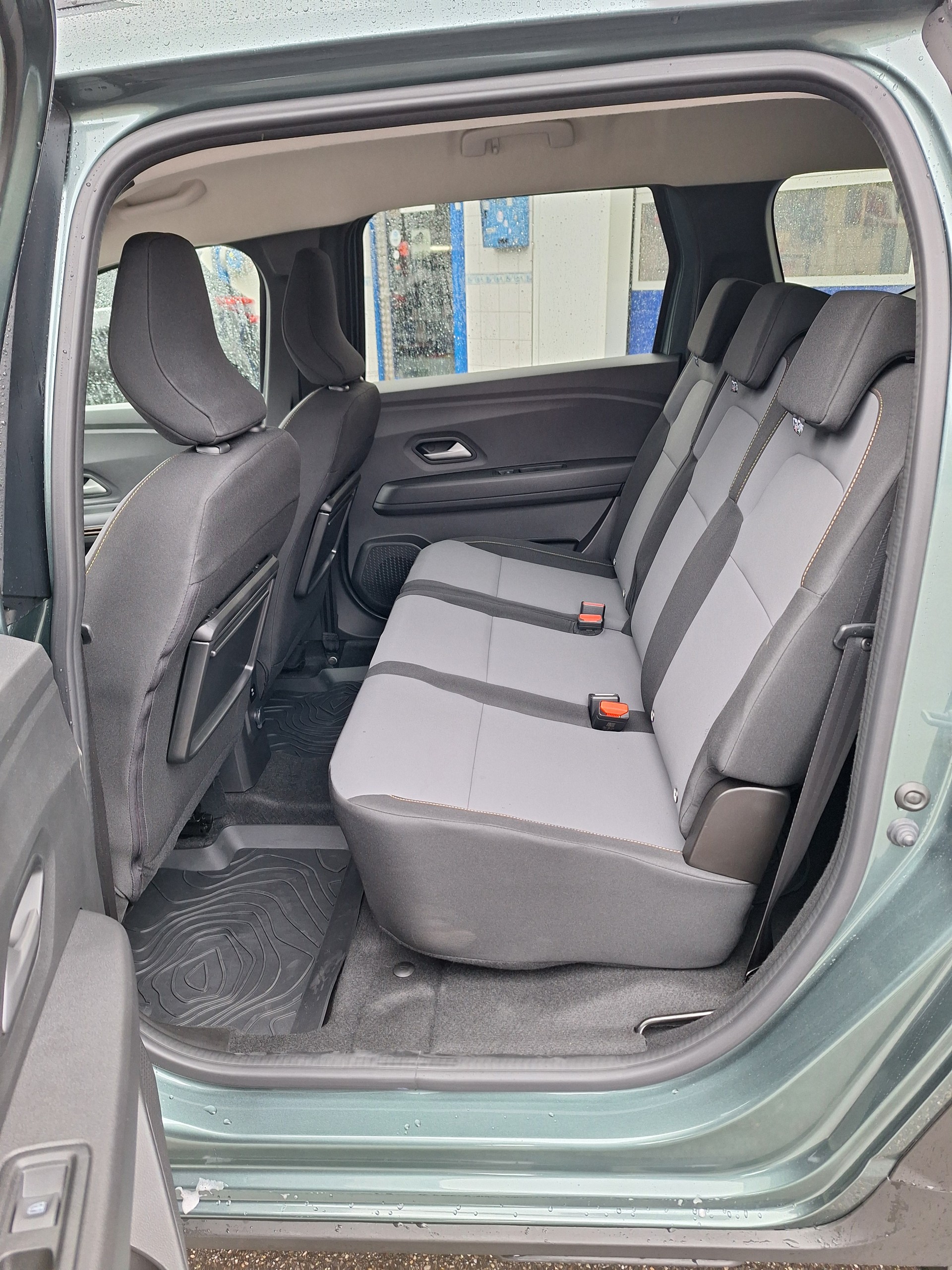 DACIA Jogger HEV 140 Extreme+ 7 Places-image-8