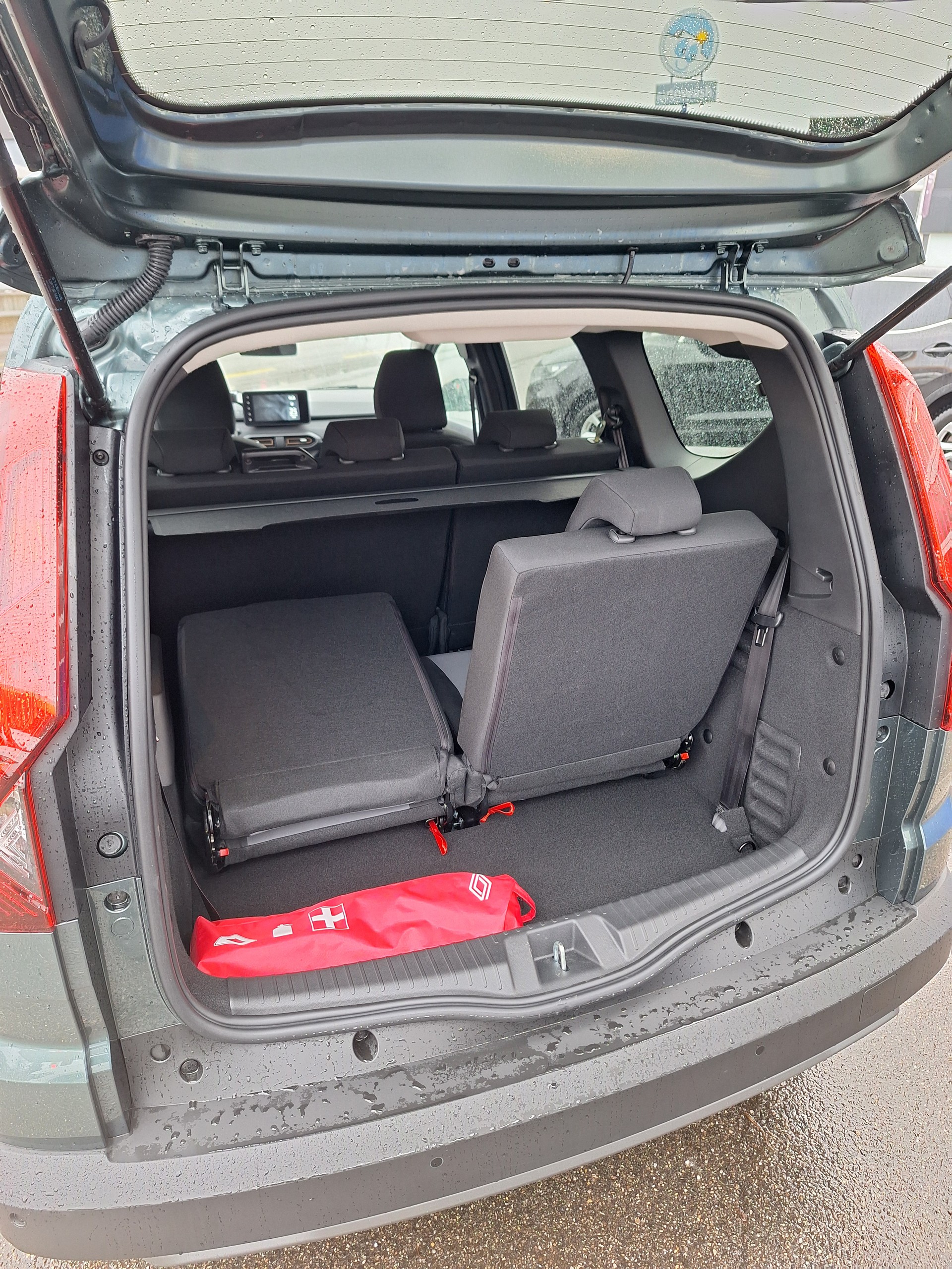 DACIA Jogger HEV 140 Extreme+ 7 Places-image-9