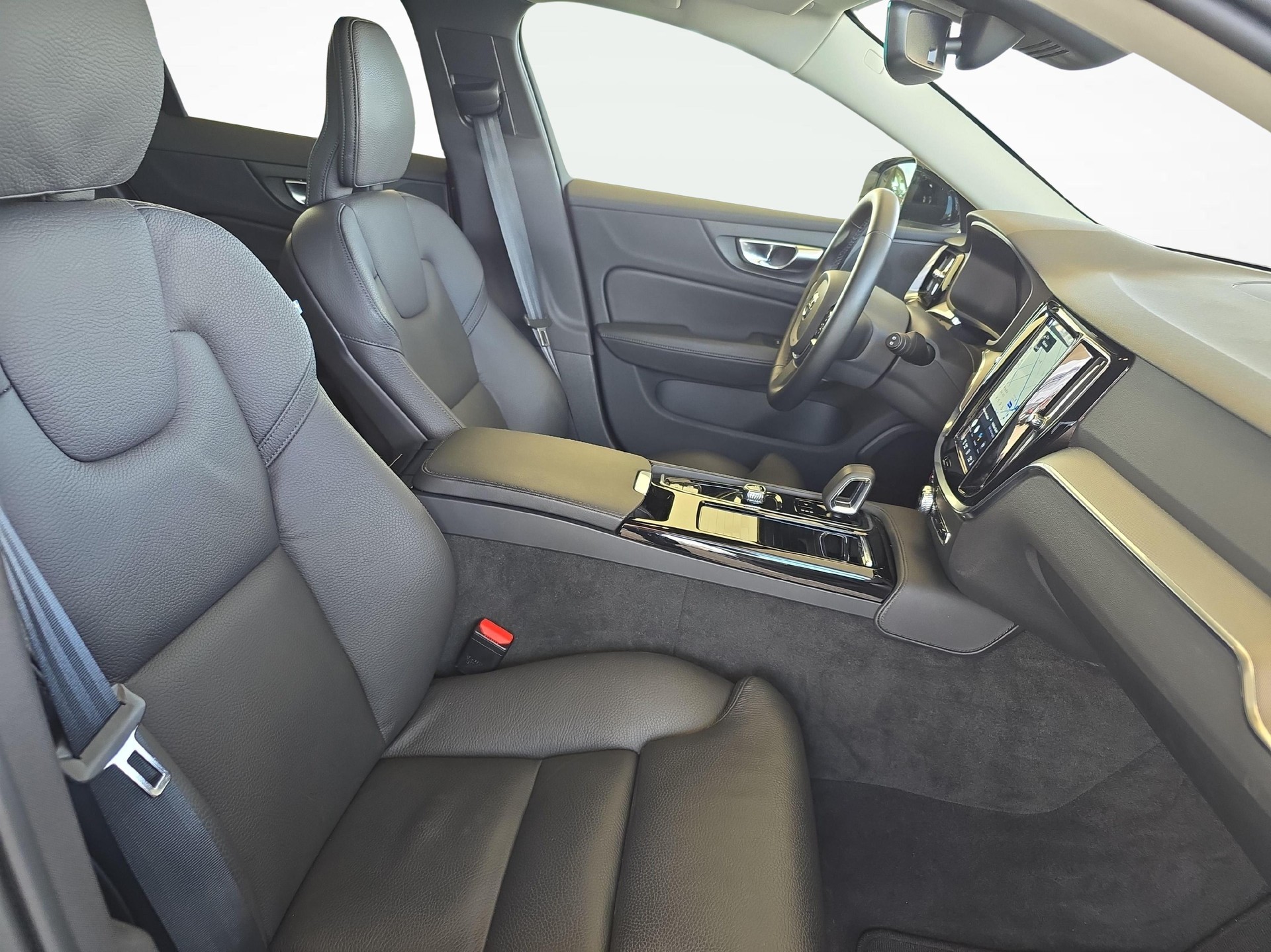 VOLVO V60 2.0 T6 TE Plus Dark eAWD-image-10