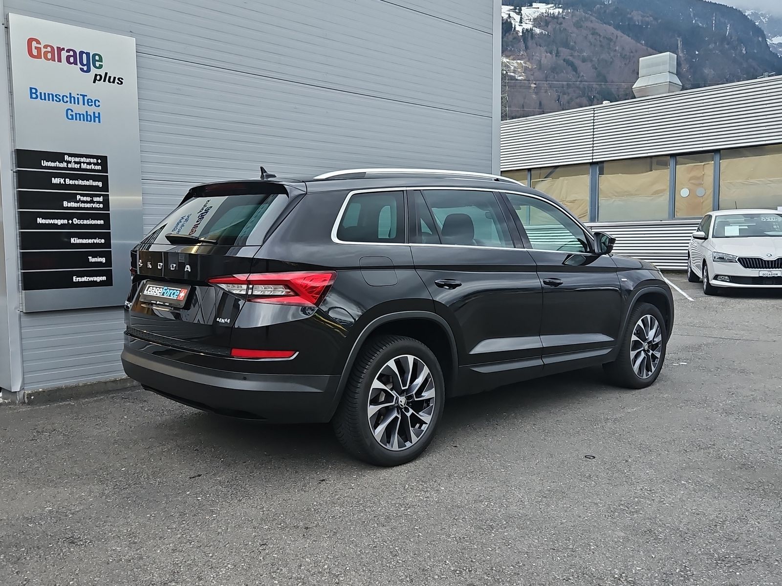 SKODA Kodiaq 2.0 TDI 200 Sportline DSG-image-4