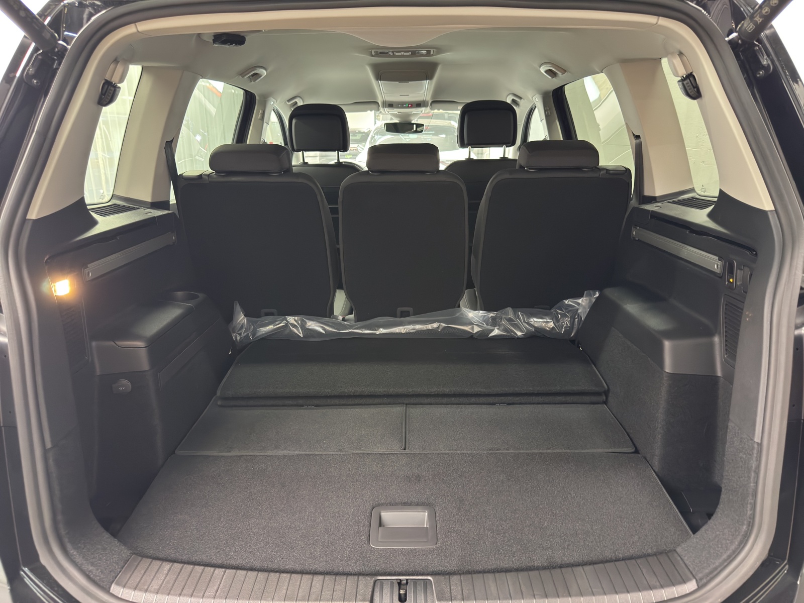 VW Touran 1.5 TSI Comfortline United DSG-image-10