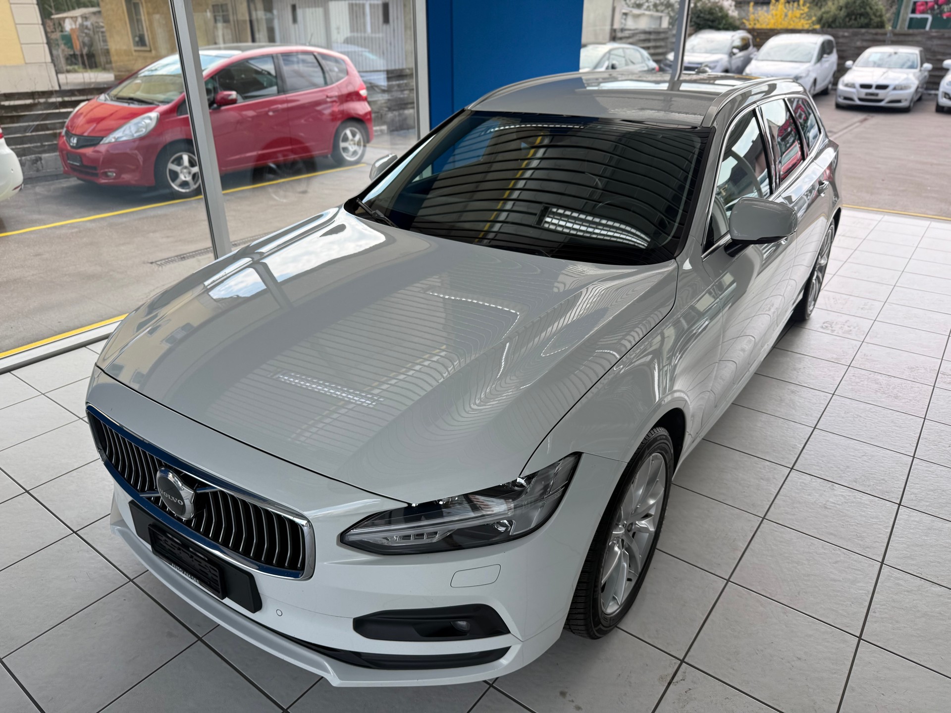 VOLVO V90 B4 Benzin Mild Hybrid Momentum Geartronic