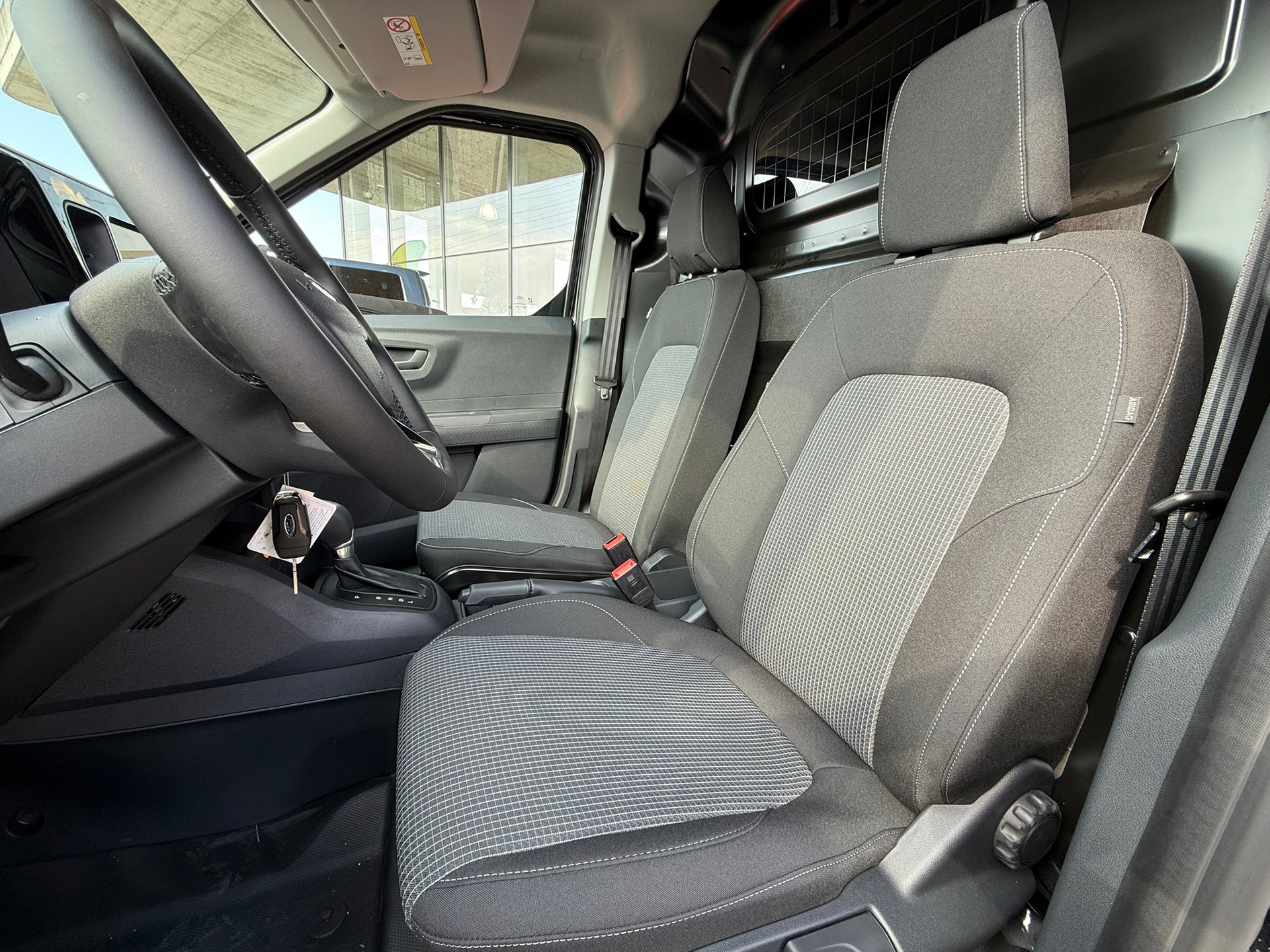 FORD Transit Courier Van 1.0 EcoBoost Trend Automat-image-6