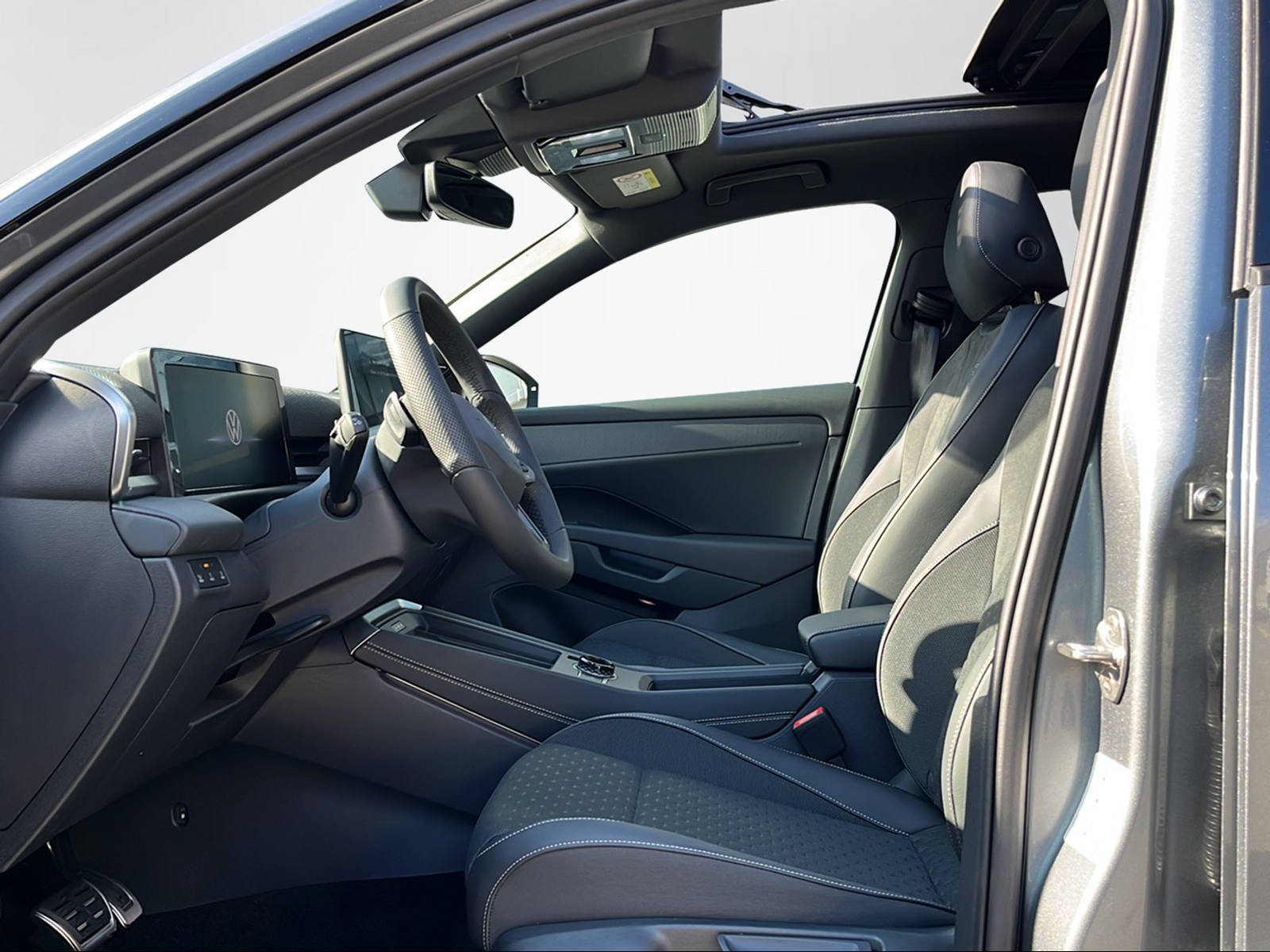 VW T-Roc 1.5 eTSI R-Line DSG-image-7