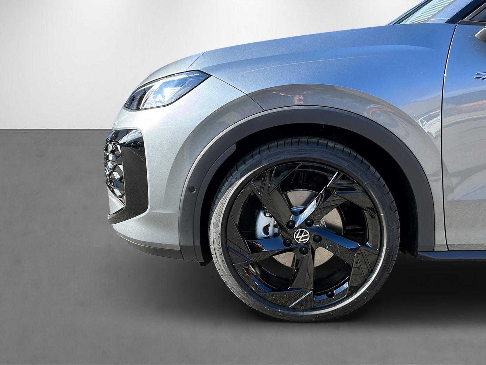 VW T-Roc 1.5 eTSI R-Line DSG-image-4