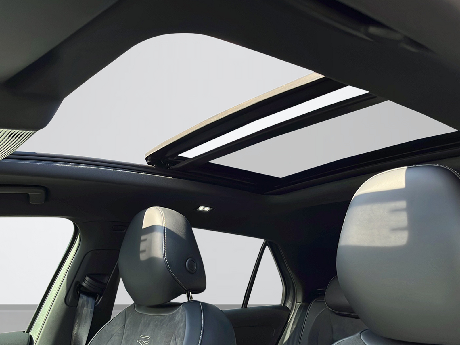 VW T-Roc 1.5 eTSI R-Line DSG-image-13