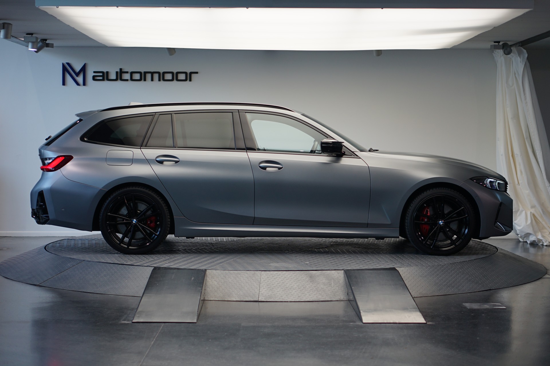 BMW M340i xDrive 48V Touring Steptronic M Sport Pro *CH-Fahrzeug* *Frozen Grey*-image-3