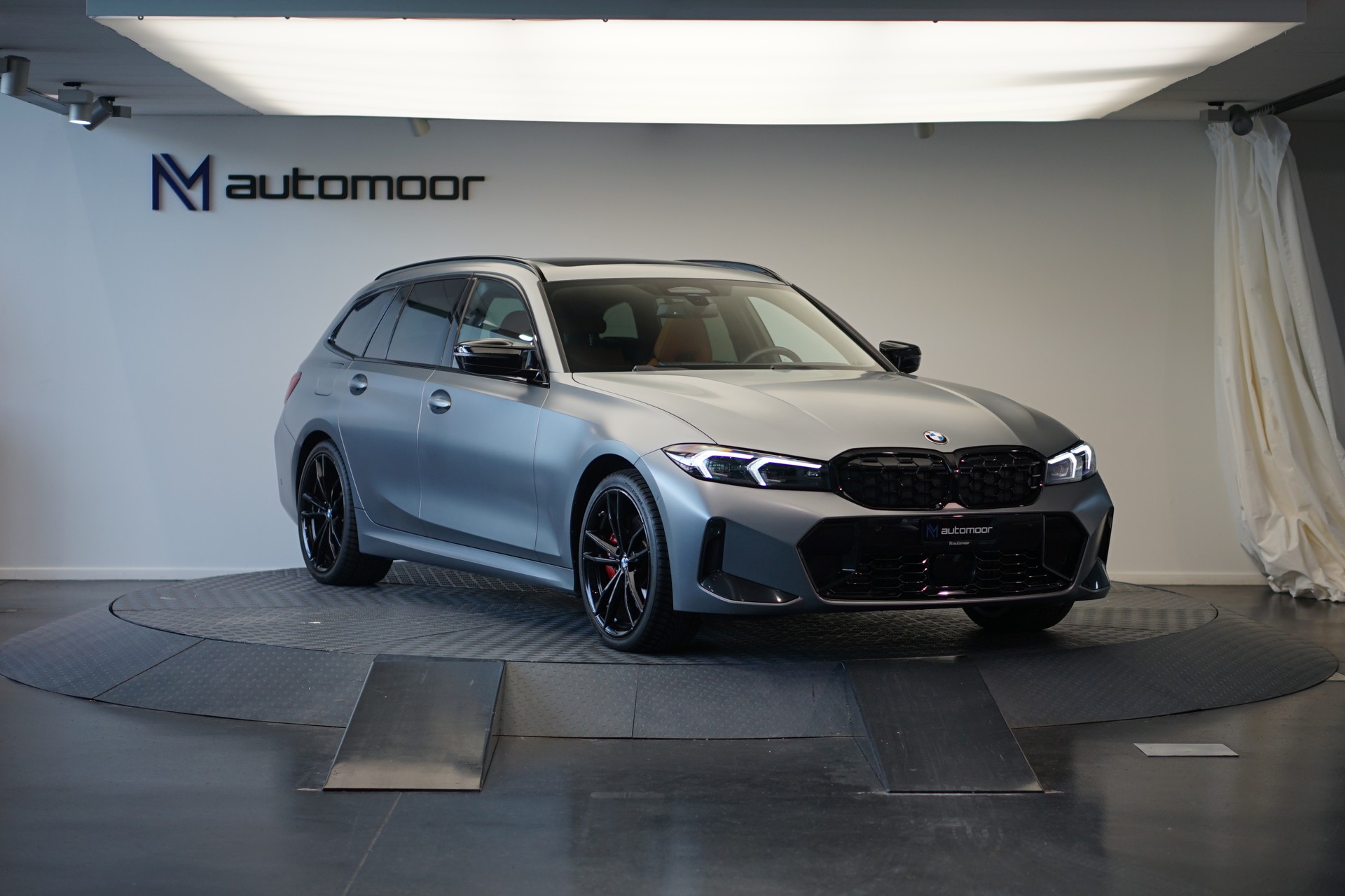 BMW M340i xDrive 48V Touring Steptronic M Sport Pro *CH-Fahrzeug* *Frozen Grey*-image-2