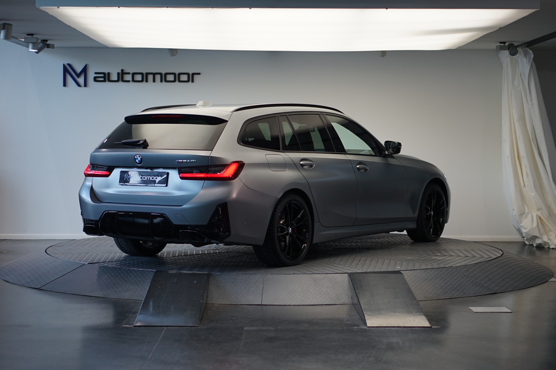BMW M340i xDrive 48V Touring Steptronic M Sport Pro *CH-Fahrzeug* *Frozen Grey*-image-4