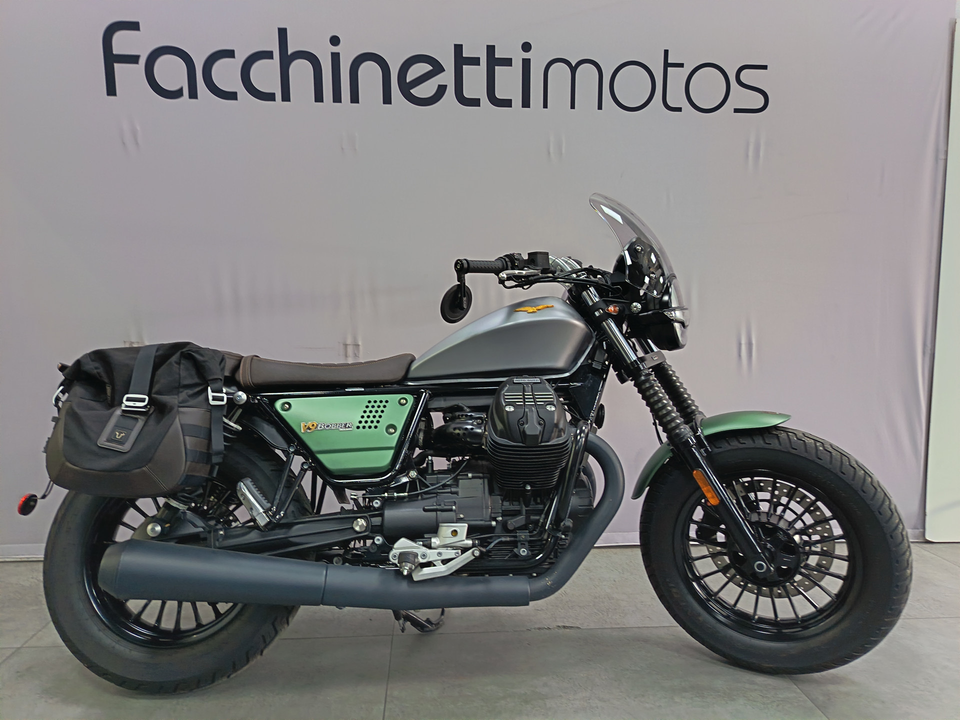 MOTO GUZZI V9 Bobber Centenario