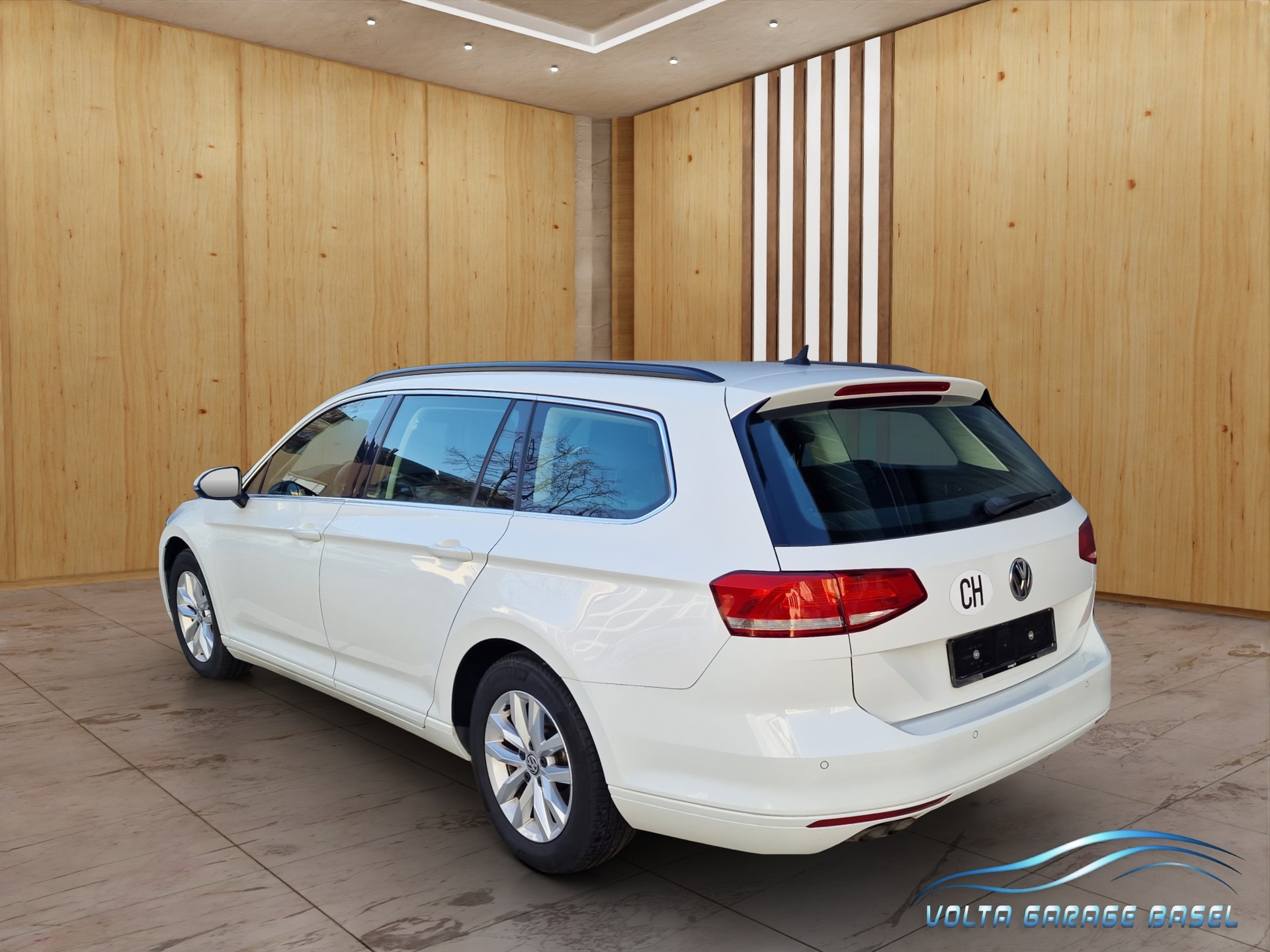 VW Passat Variant 2.0 TDI BMT Family DSG 4Motion-image-6
