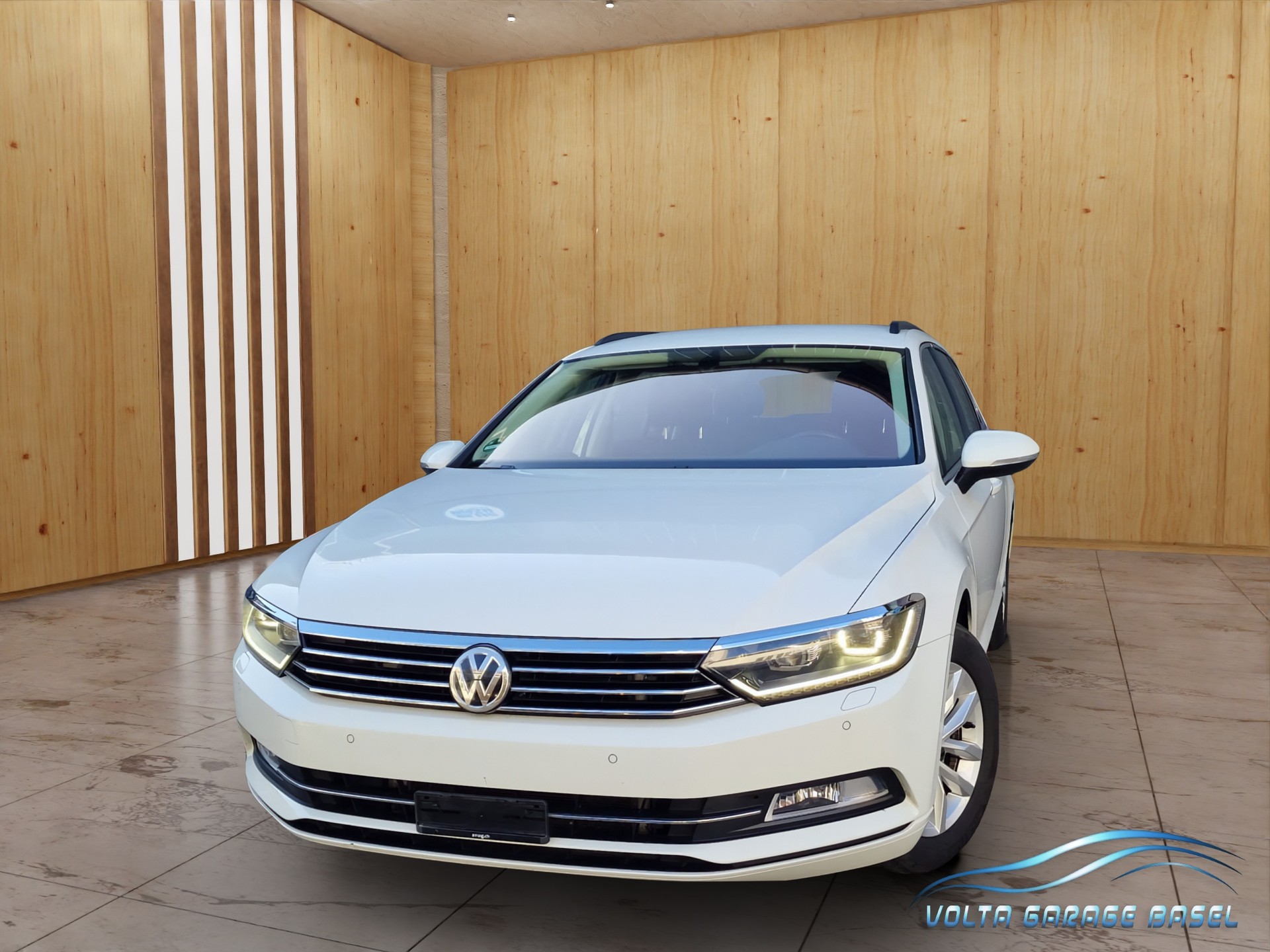VW Passat Variant 2.0 TDI BMT Family DSG 4Motion-image-2