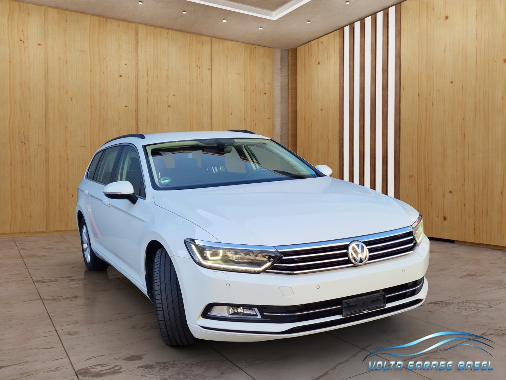 VW Passat Variant 2.0 TDI BMT Family DSG 4Motion-image-0