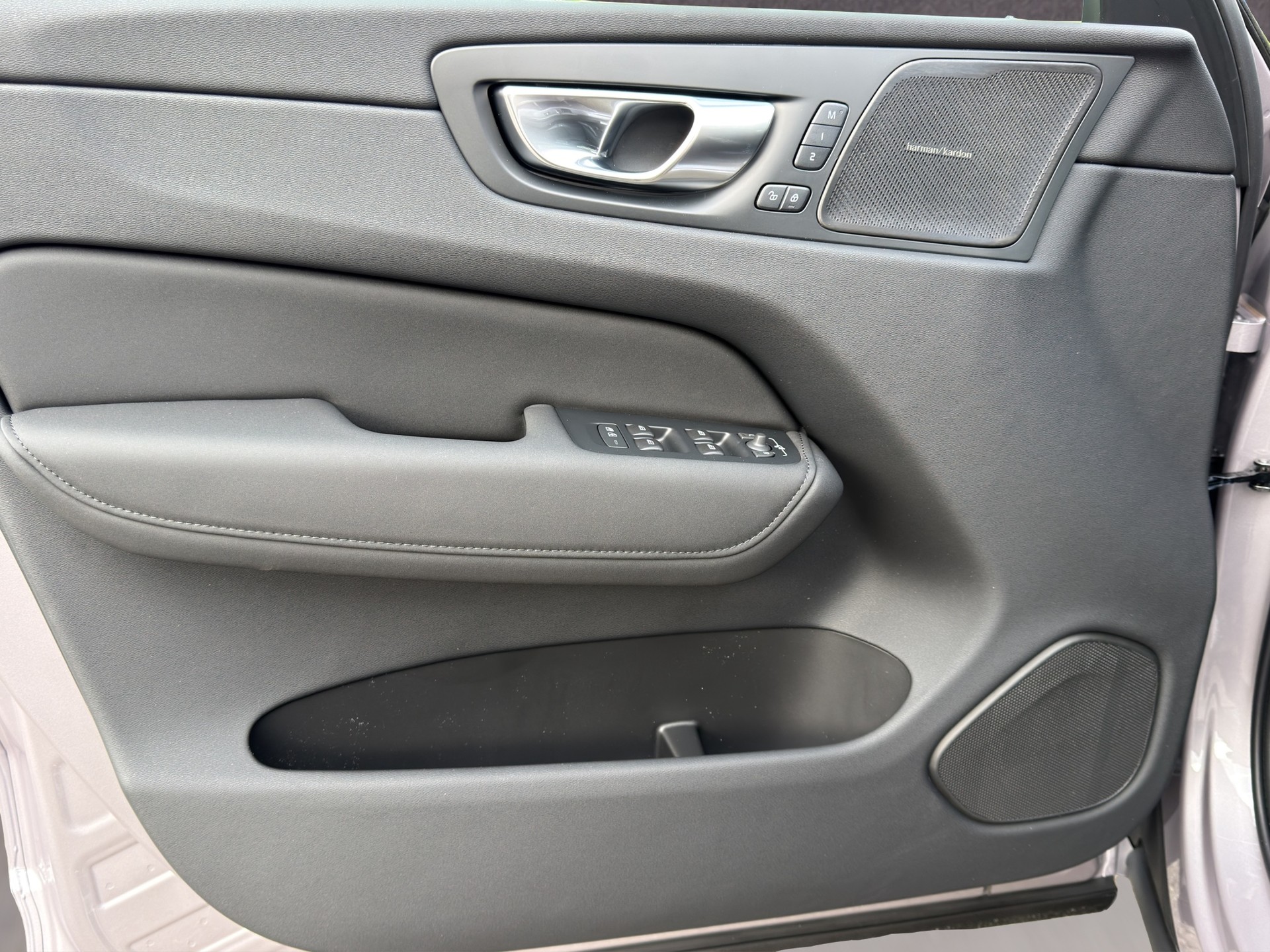 VOLVO XC60 2.0 T6 TE Ultra Bright eAWD-image-11