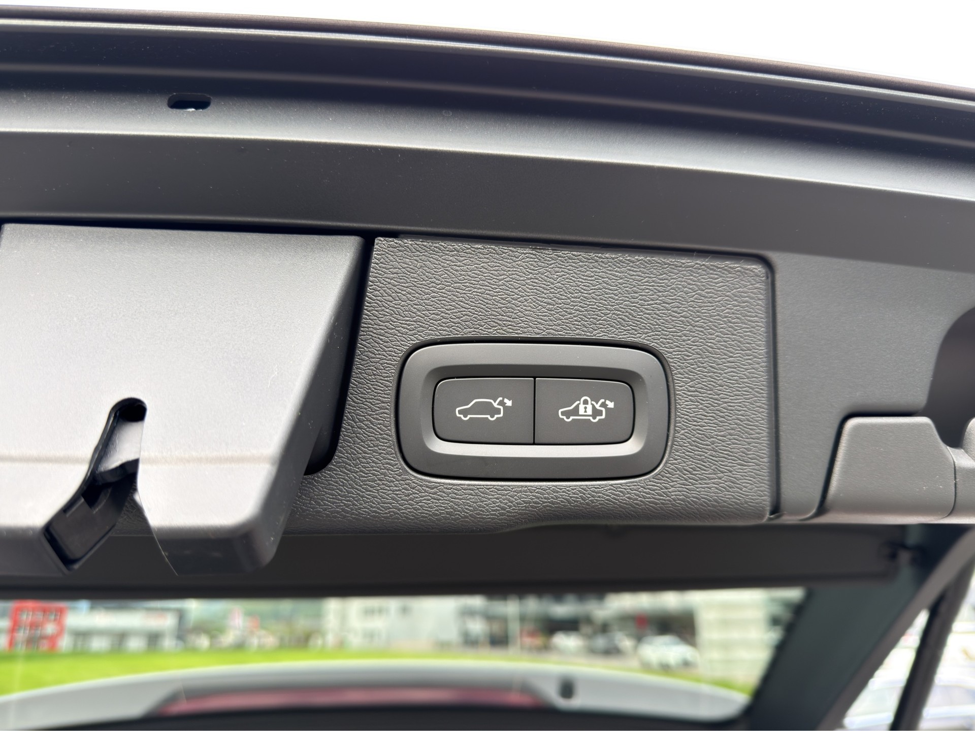 VOLVO XC60 2.0 T6 TE Ultra Bright eAWD-image-18