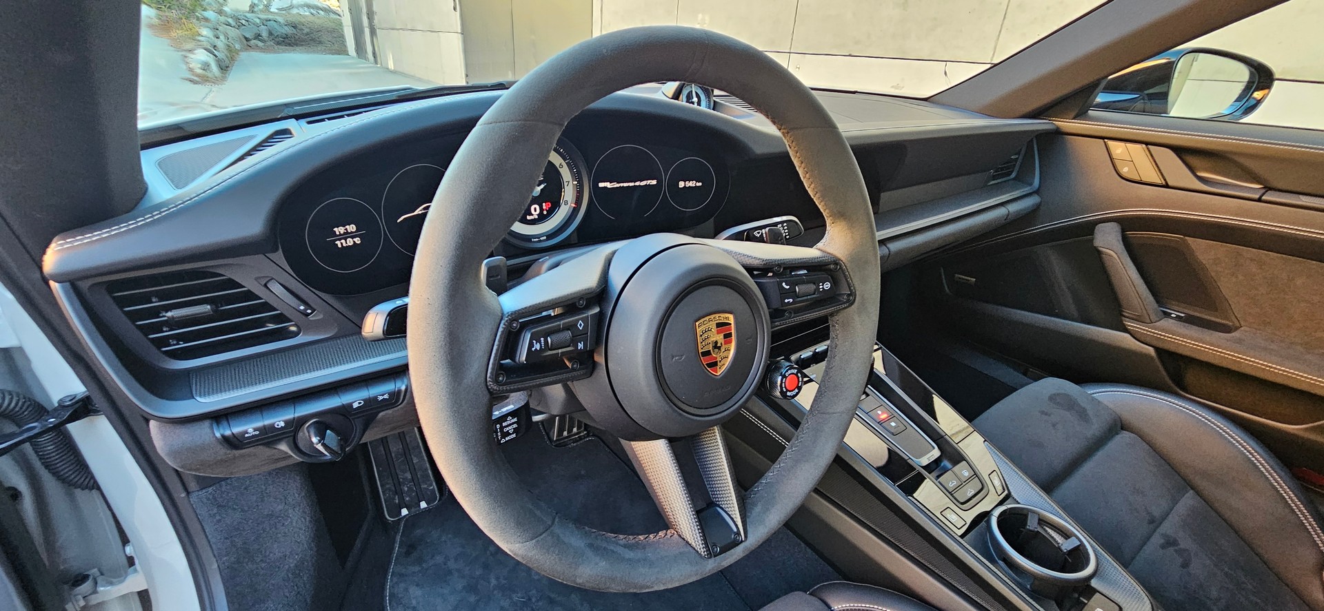 PORSCHE 911 Carrera 4 GTS PDK-image-5