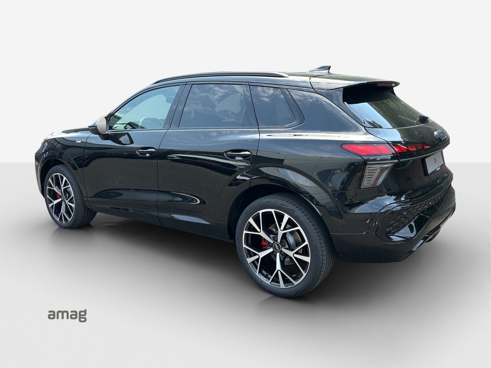 AUDI Q3 SUV TFSI quattro 150 kW S tronic-image-2