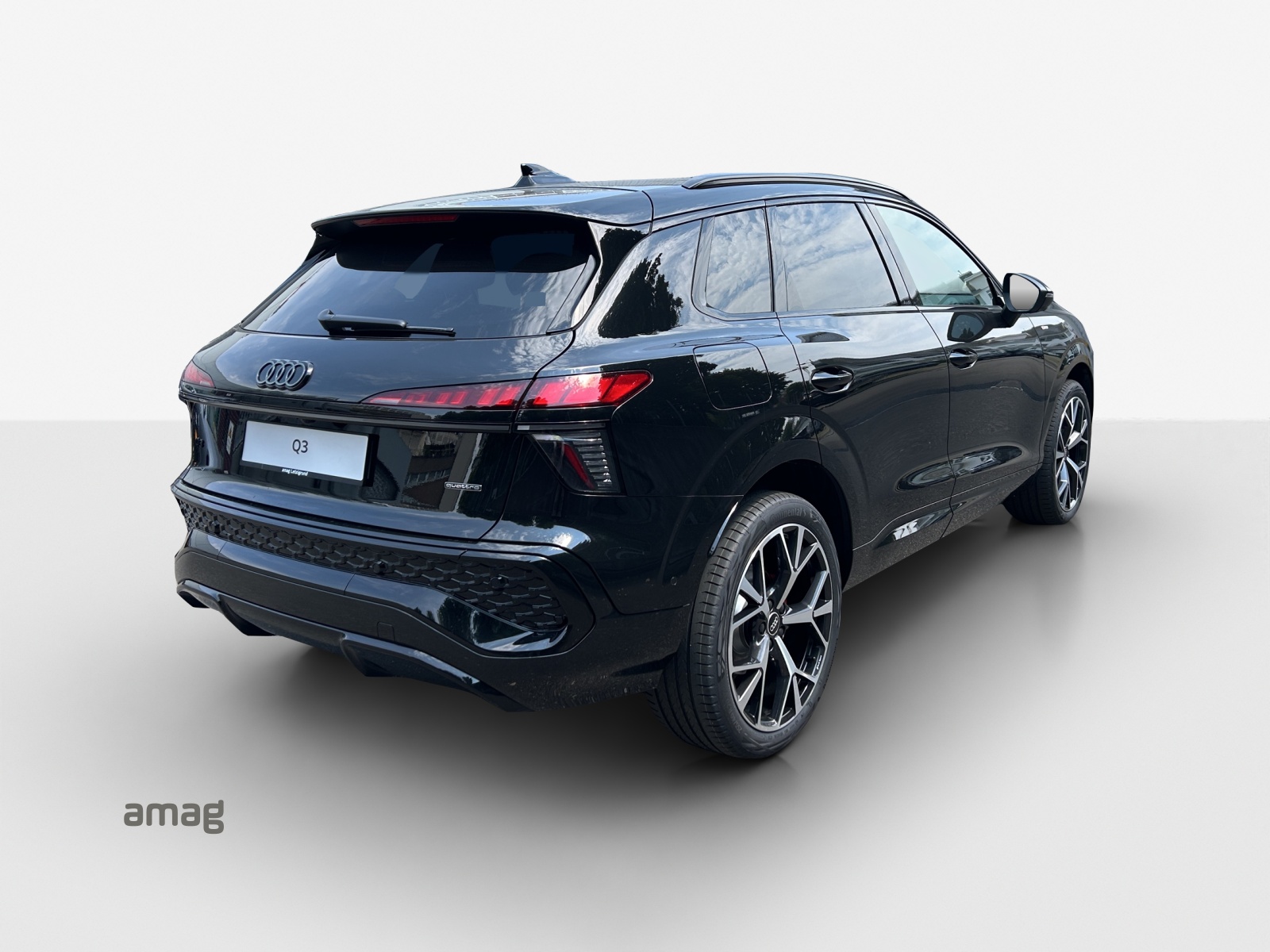 AUDI Q3 SUV TFSI quattro 150 kW S tronic-image-4