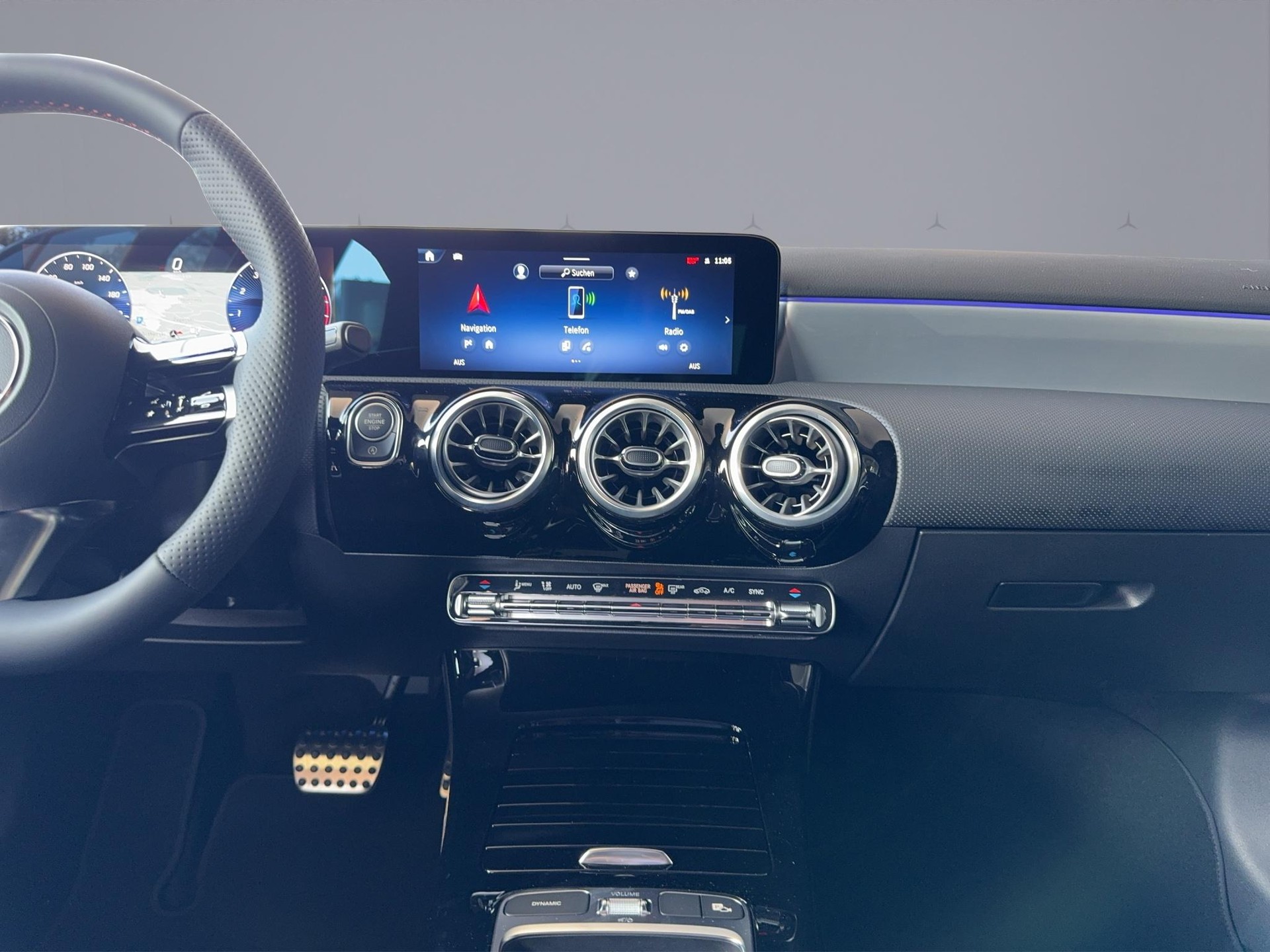 MERCEDES-BENZ A 250 AMG Line 4m-image-13