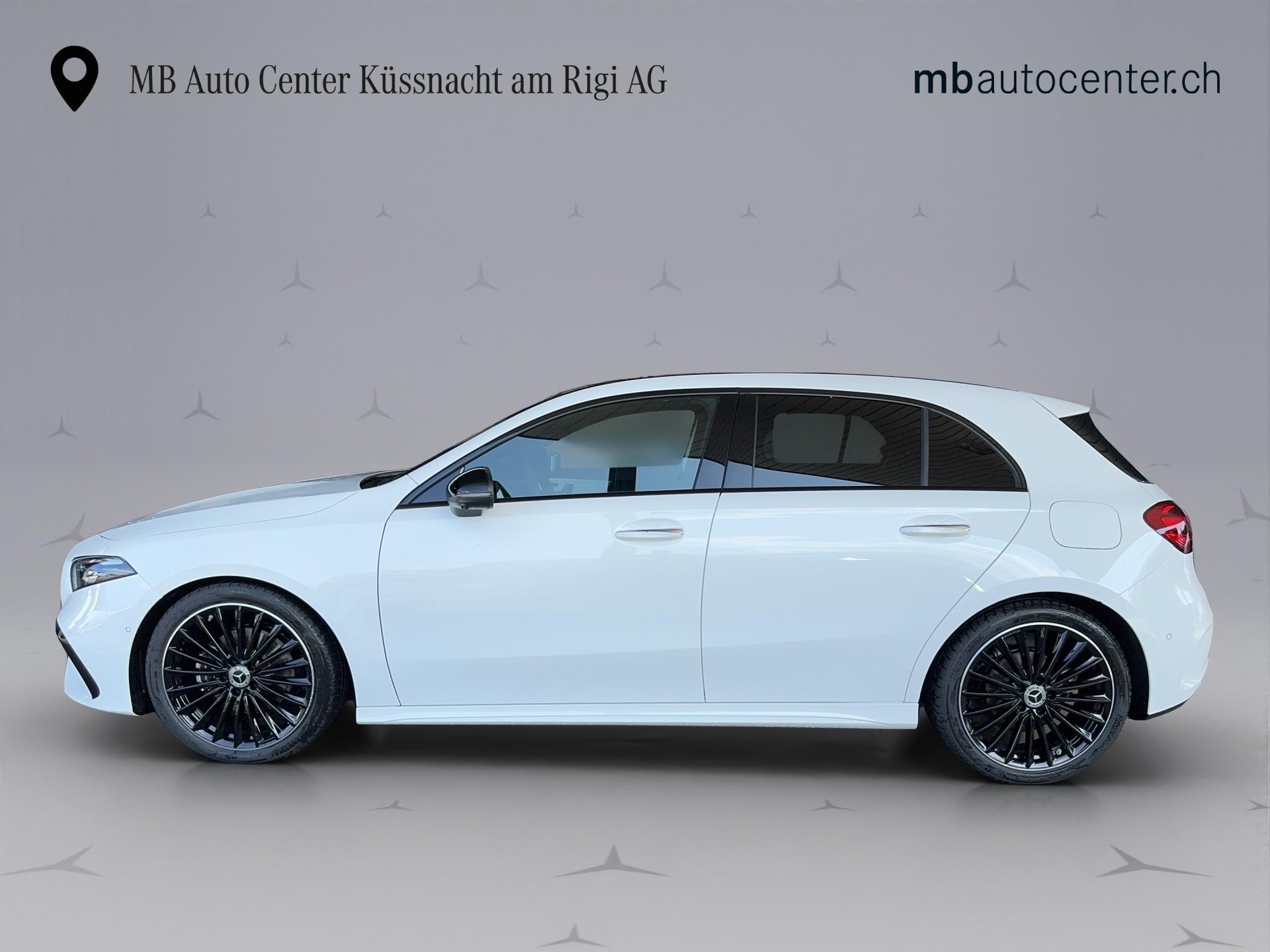 MERCEDES-BENZ A 250 AMG Line 4m-image-2