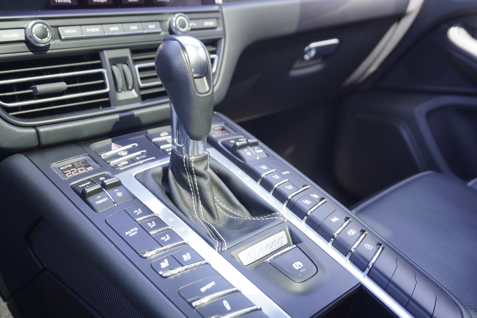 PORSCHE Macan GTS PDK-image-18