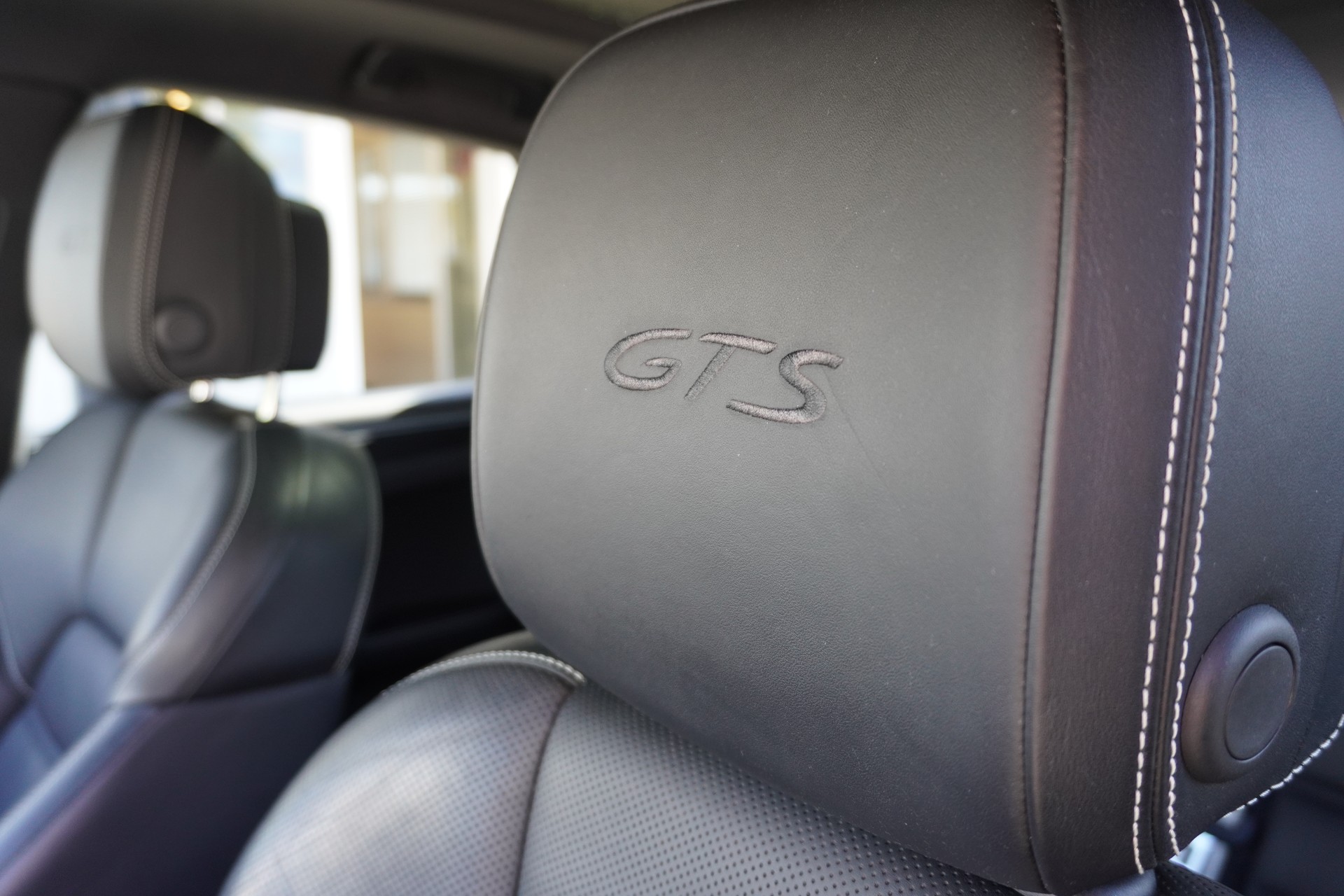 PORSCHE Macan GTS PDK-image-46