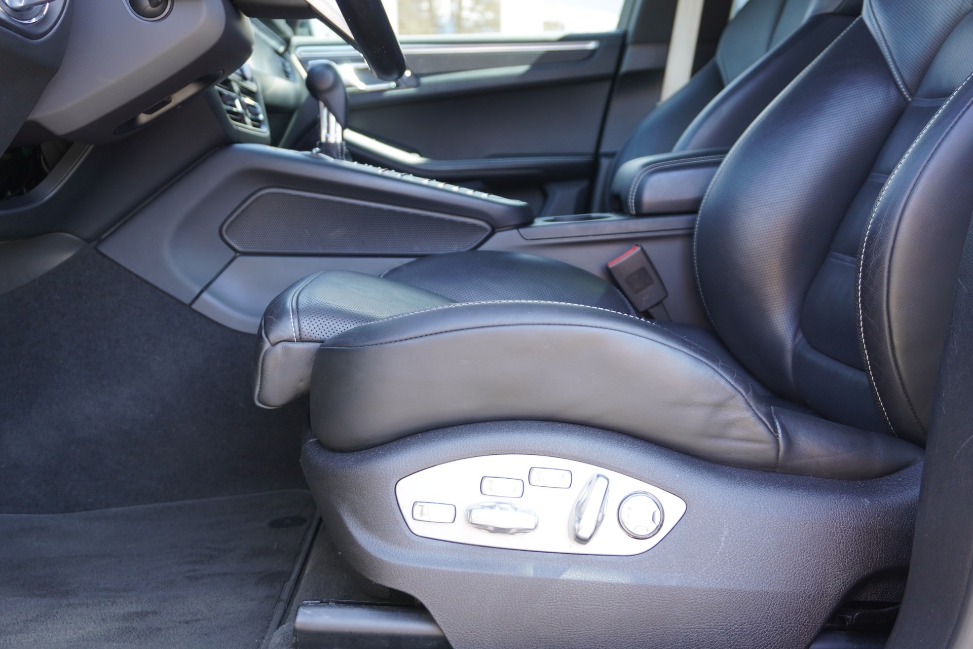 PORSCHE Macan GTS PDK-image-45