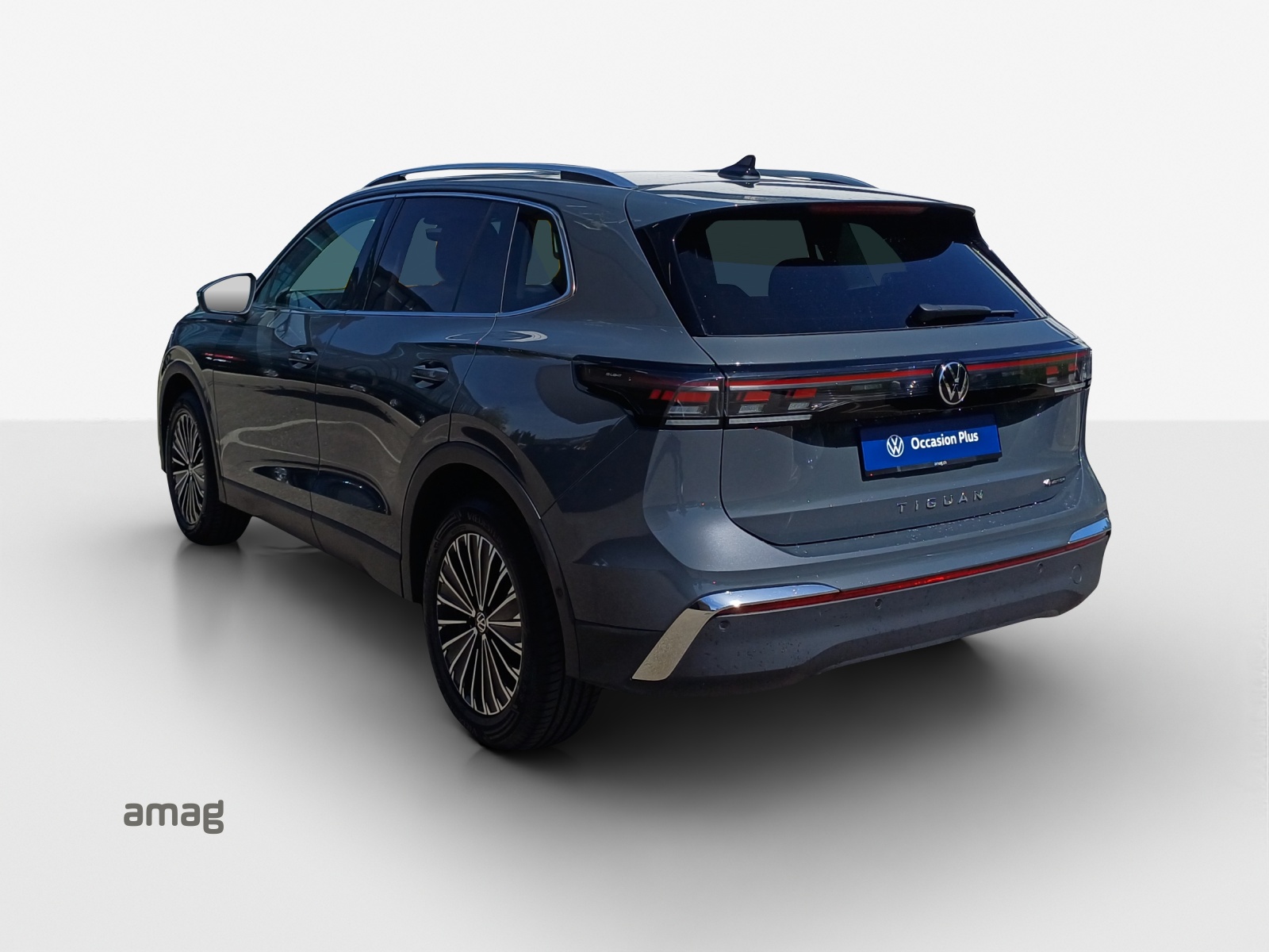 VW Tiguan 2.0 TSI DSG Elegance 4Motion-image-2