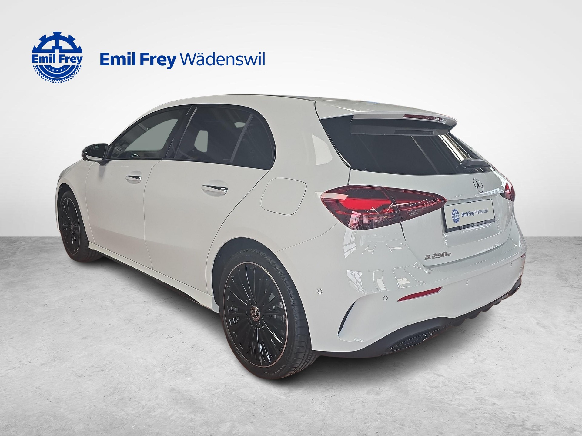 MERCEDES-BENZ A 250 EQ Star AMG Line-image-2