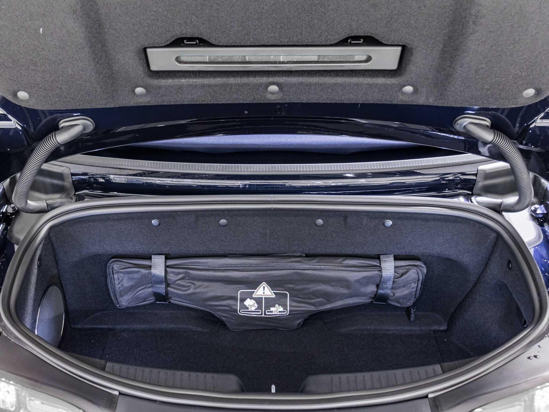 MERCEDES-BENZ SL 63 S AMG E Performance "Executive Edition"-image-12