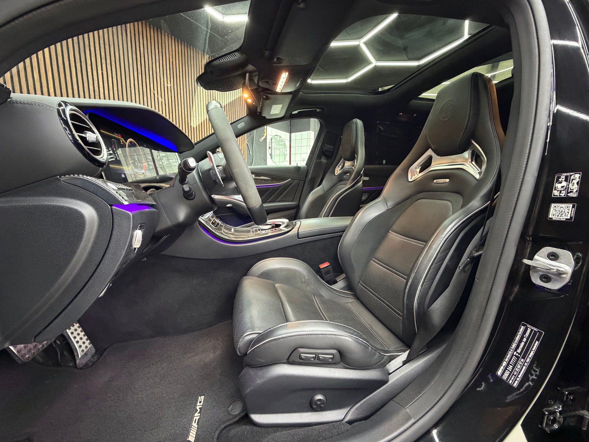 MERCEDES-BENZ E 63 AMG S 4 Matic 9G-Tronic-image-10