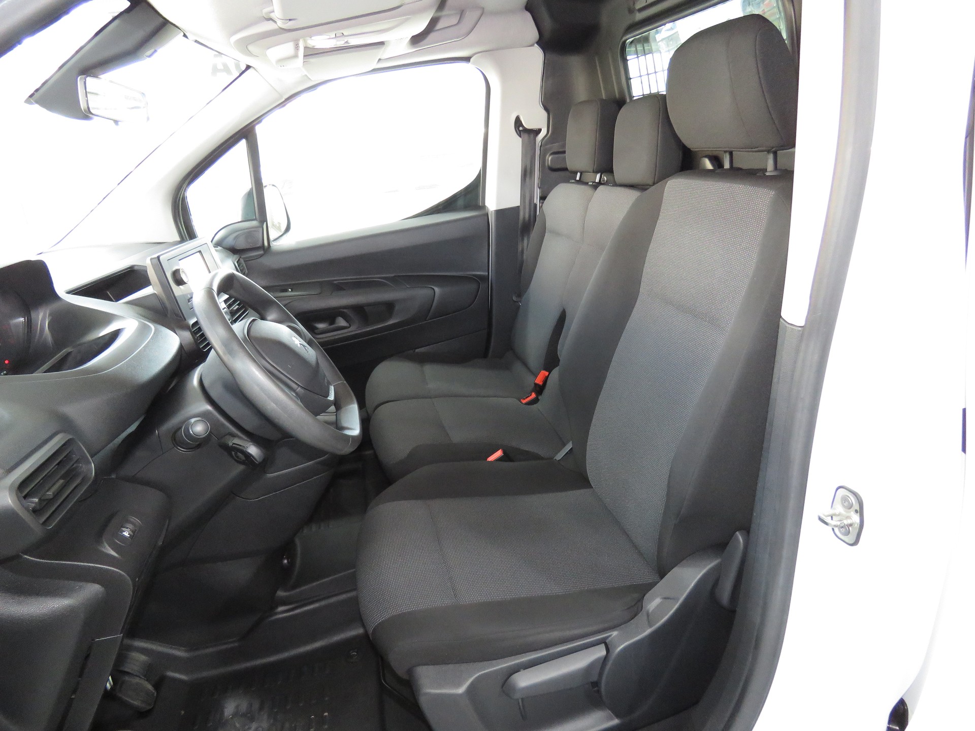 PEUGEOT Partner 1.5 Blue HDi s/s Premium 3-Plätzer (NL 800 Kg)-image-7