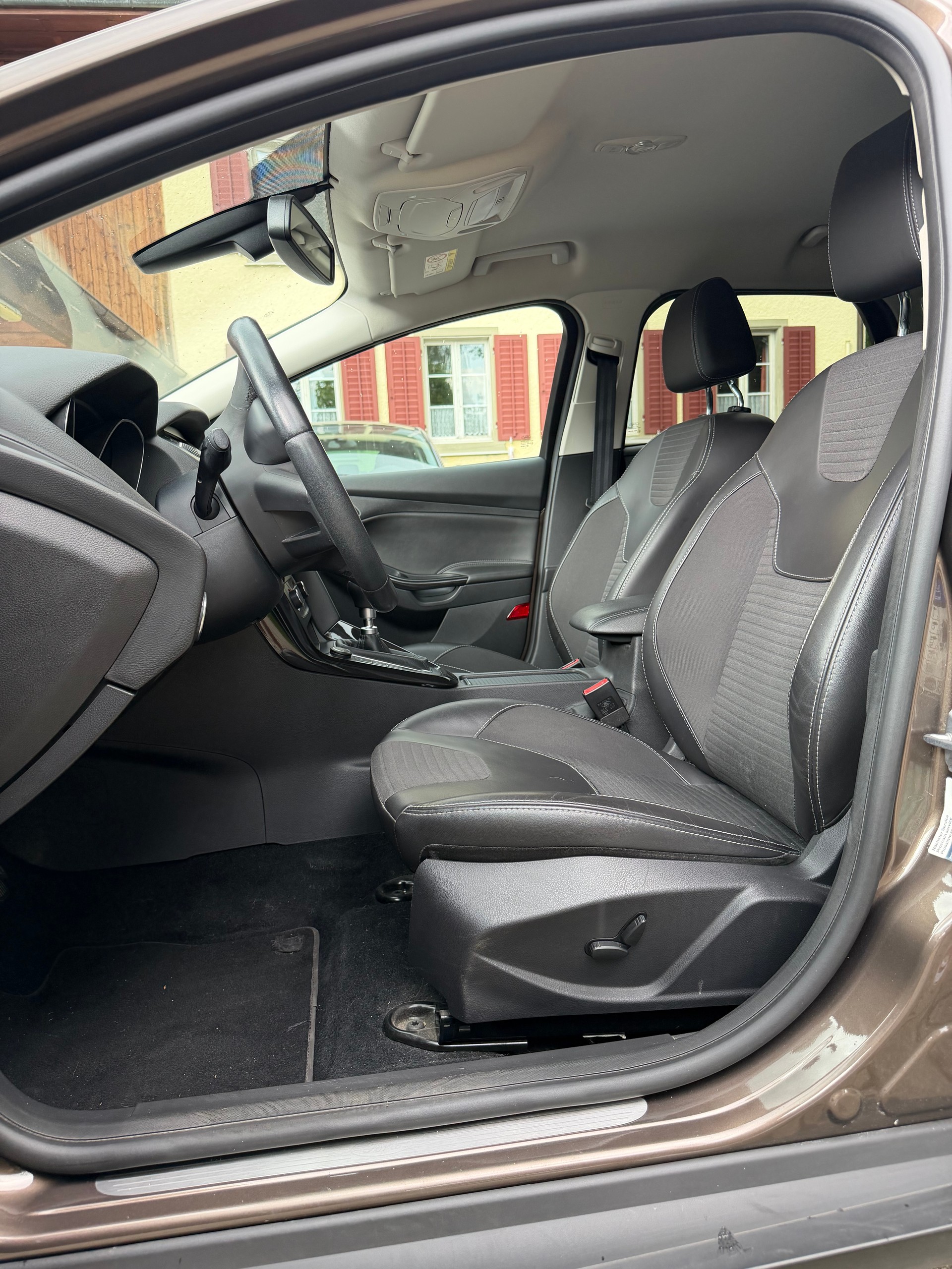 FORD Focus 1.5 SCTi Business-image-5