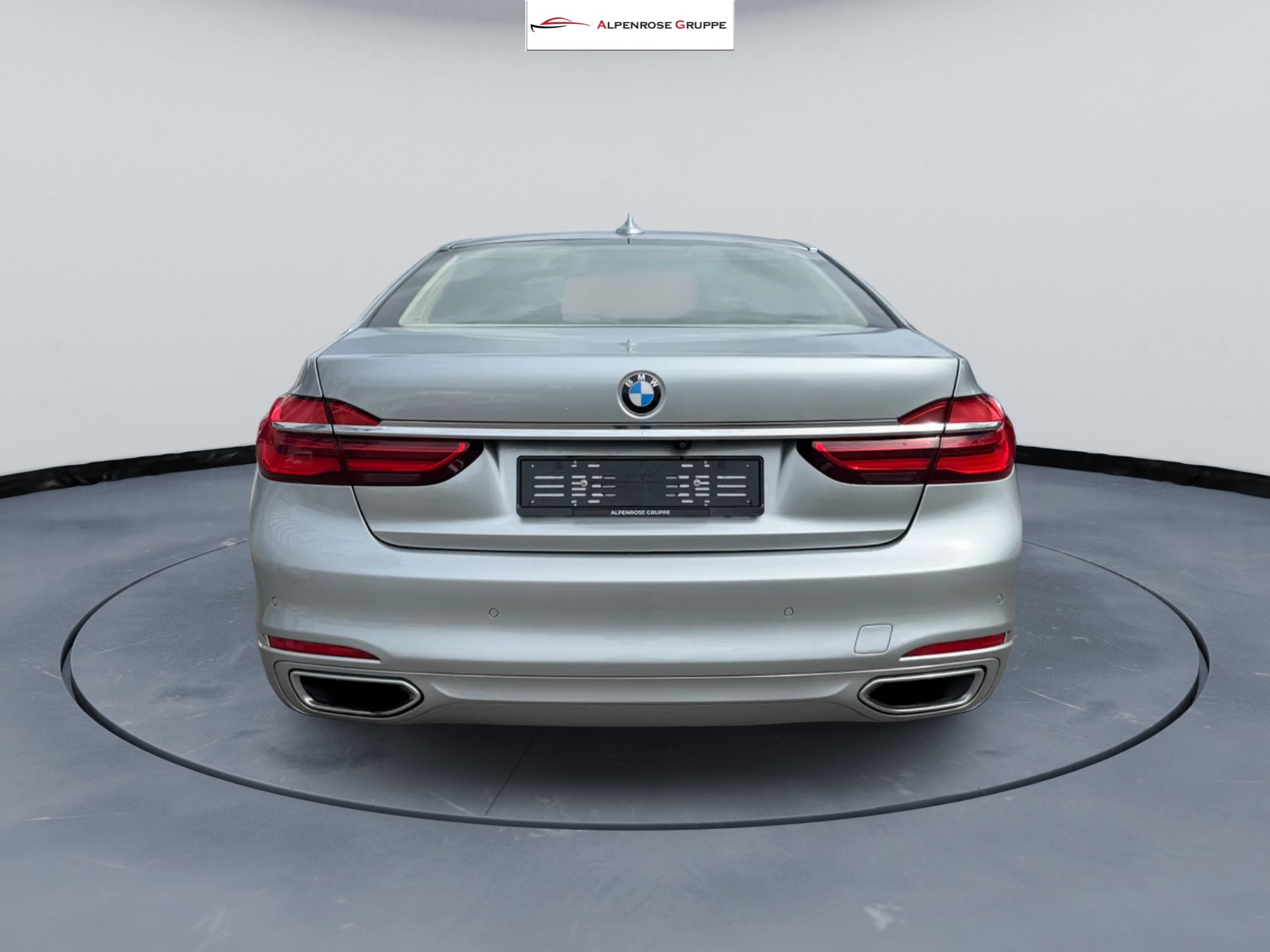BMW 750i xDrive Steptronic-image-4