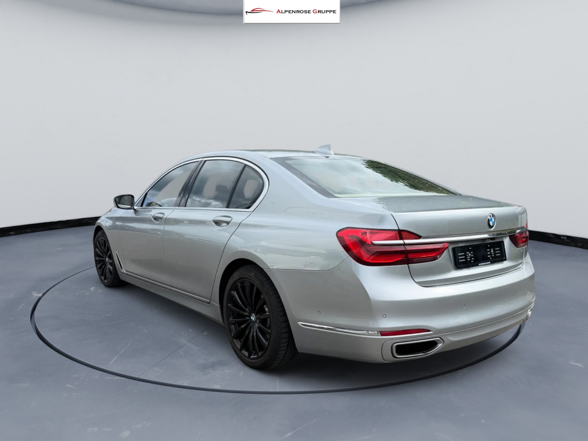 BMW 750i xDrive Steptronic-image-3