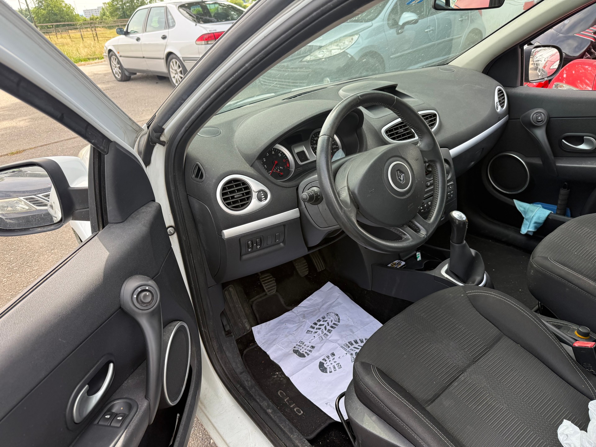 RENAULT Clio Grandtour 1.2 16V Turbo Dynamique-image-9