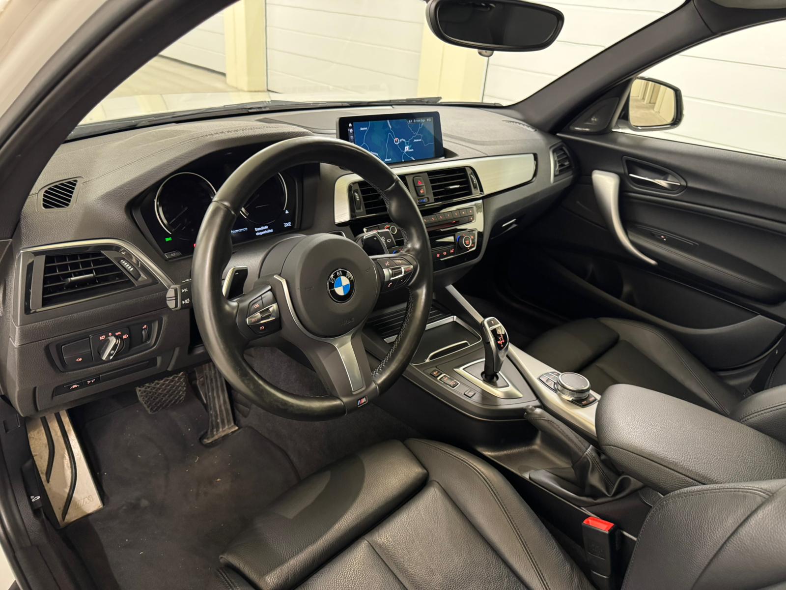 BMW M140i xDrive Steptronic-image-11