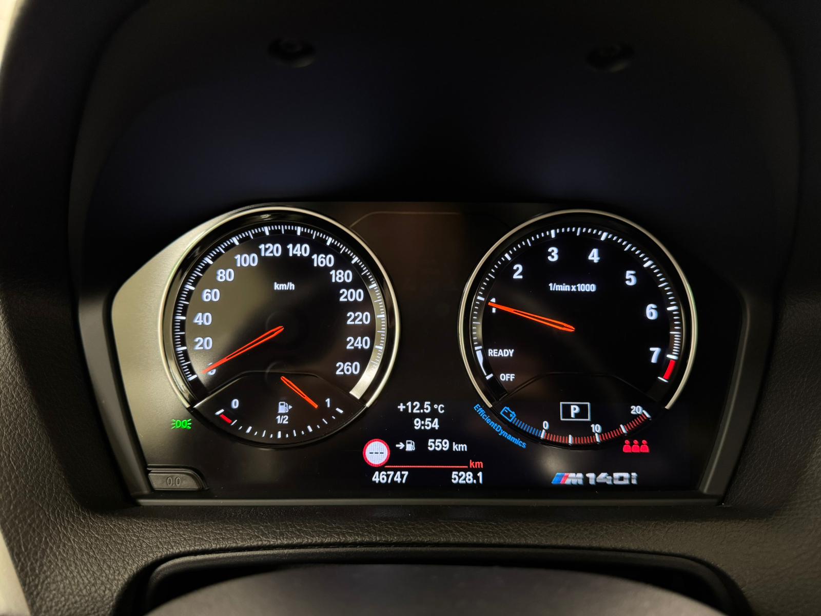 BMW M140i xDrive Steptronic-image-16