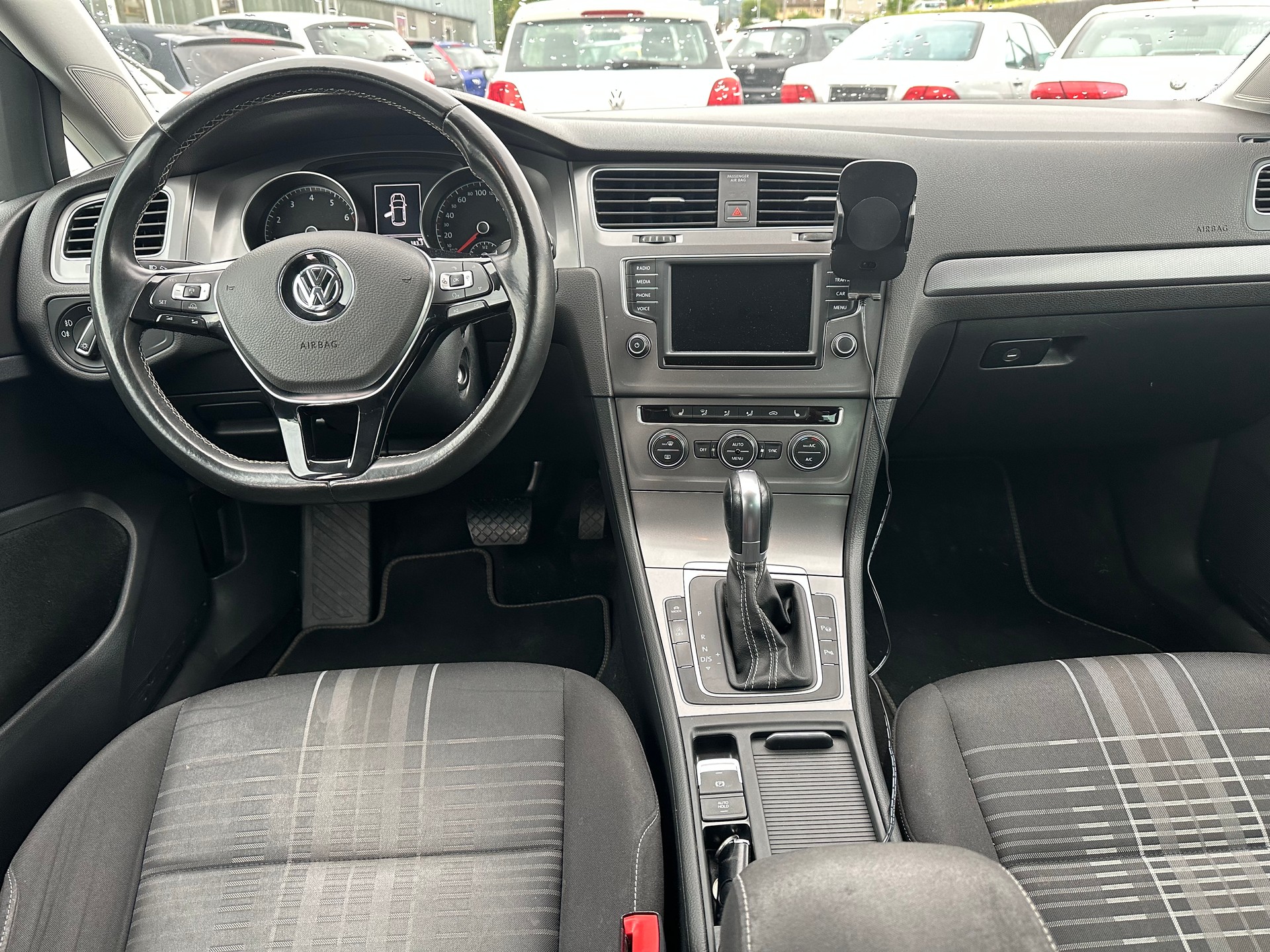 VW Golf 1.4 TSI Lounge DSG-image-5